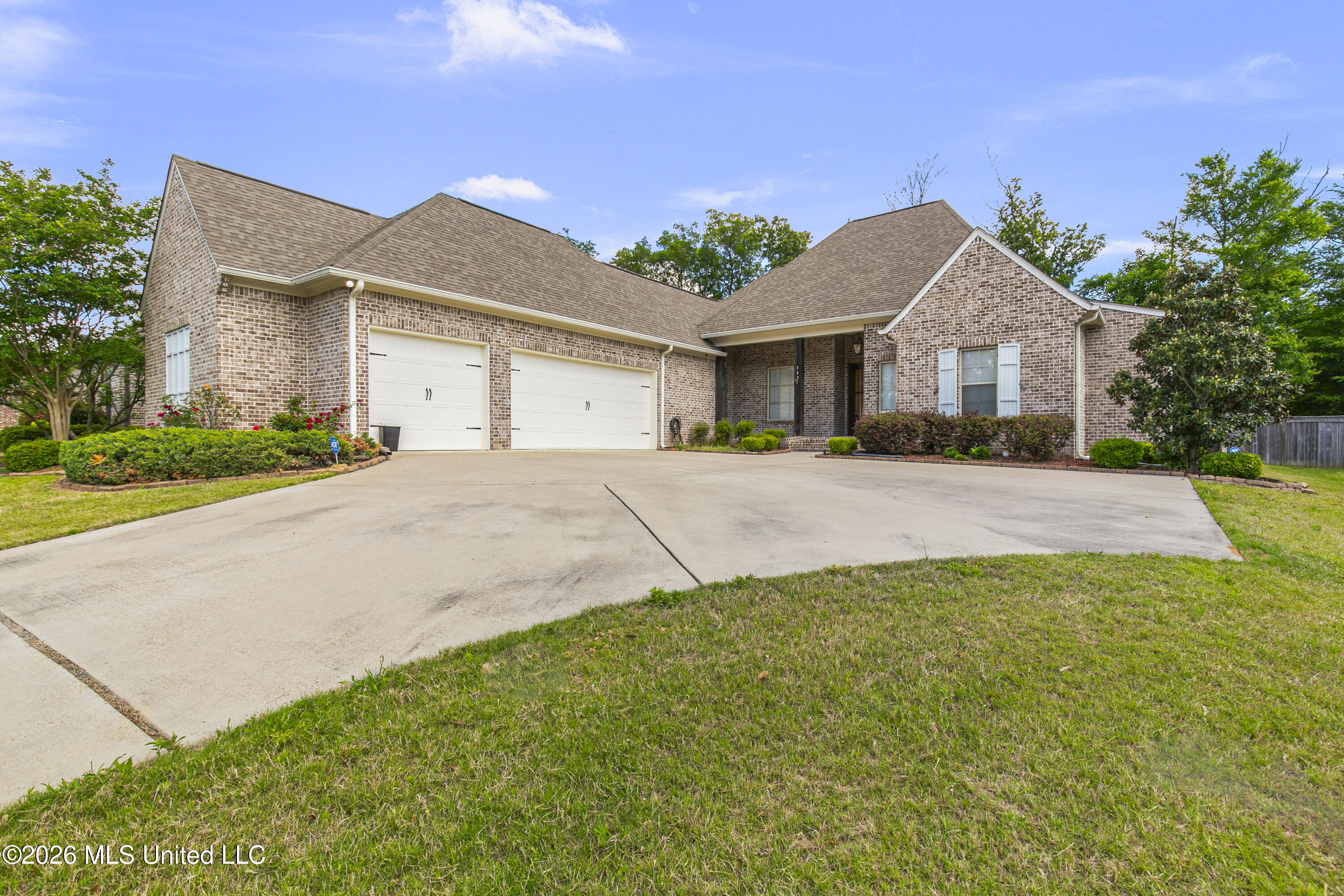 113 Wingtip Cove Property Photo 3
