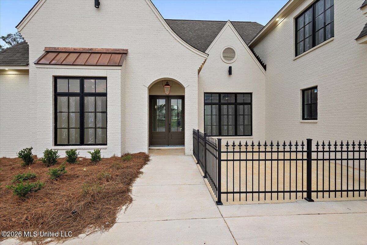 213 Welchshire Drive Property Photo 3