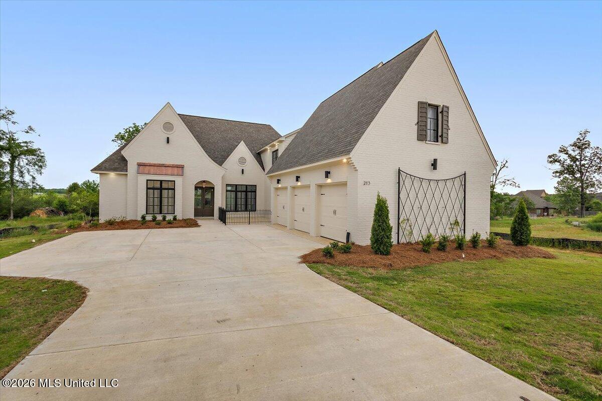 213 Welchshire Drive Property Photo 5