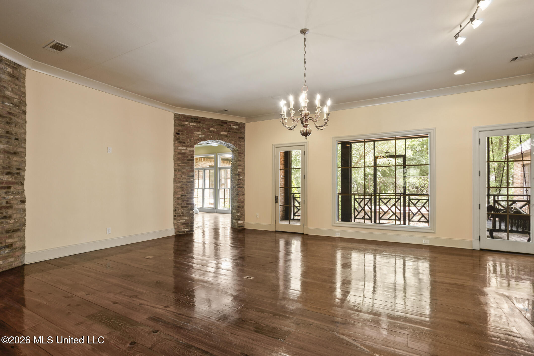 130 Bridgewater Crossing Property Photo 8