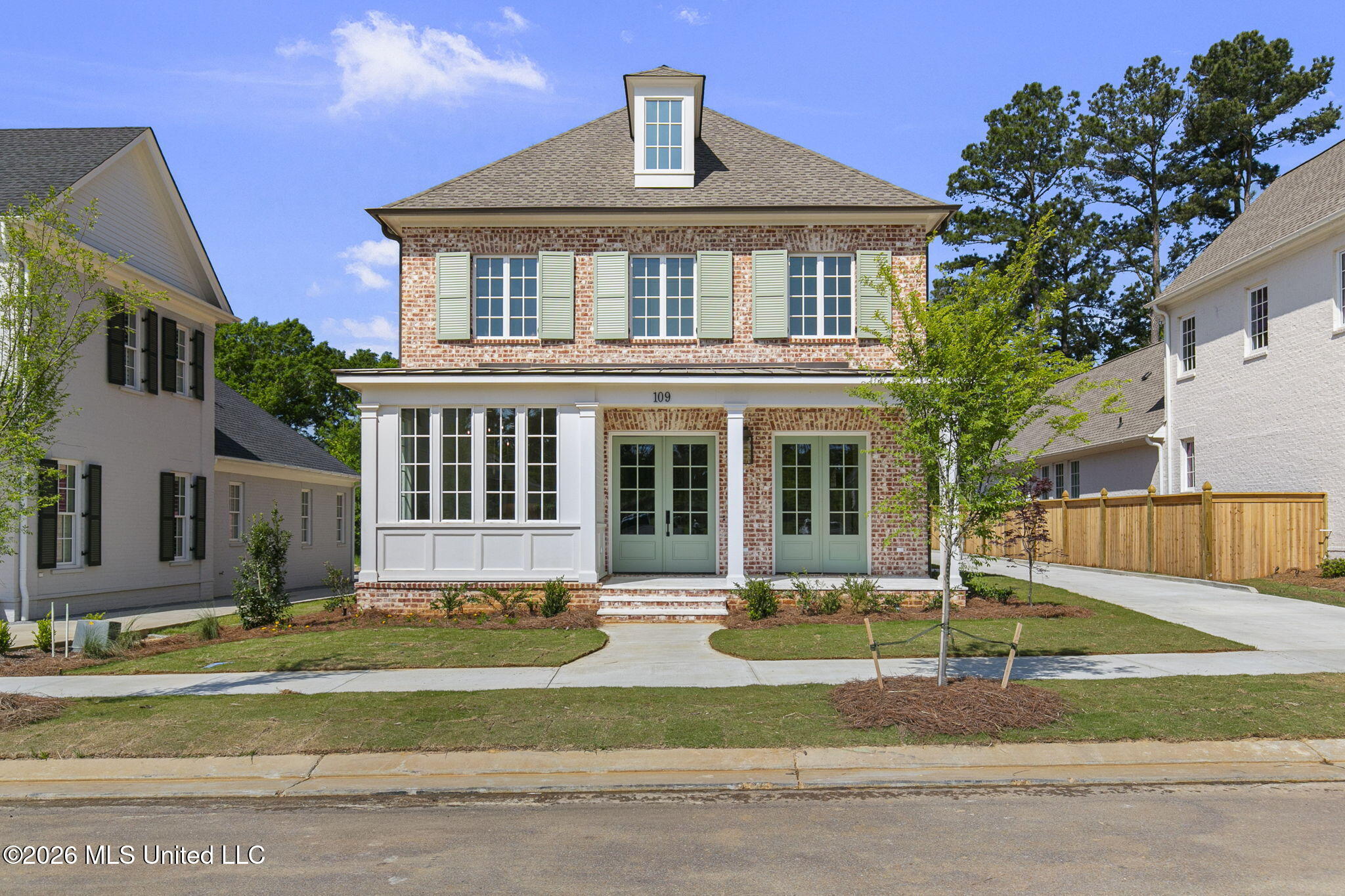 109 Commonwealth Drive Property Photo 1