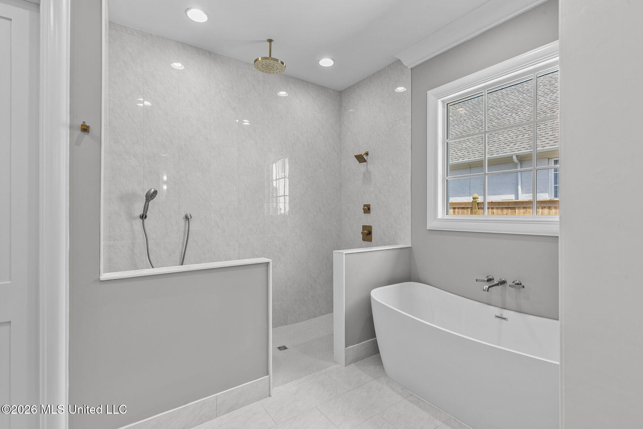 109 Commonwealth Drive Property Photo 37