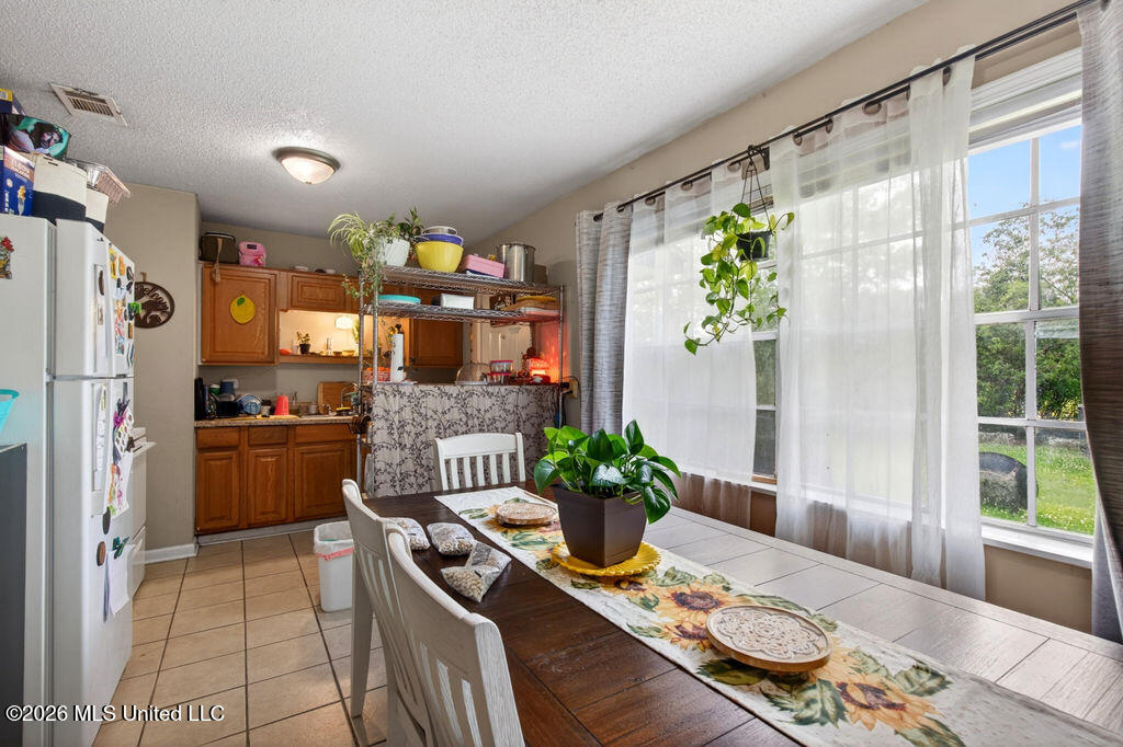 2702 E Angela Circle Property Photo 6