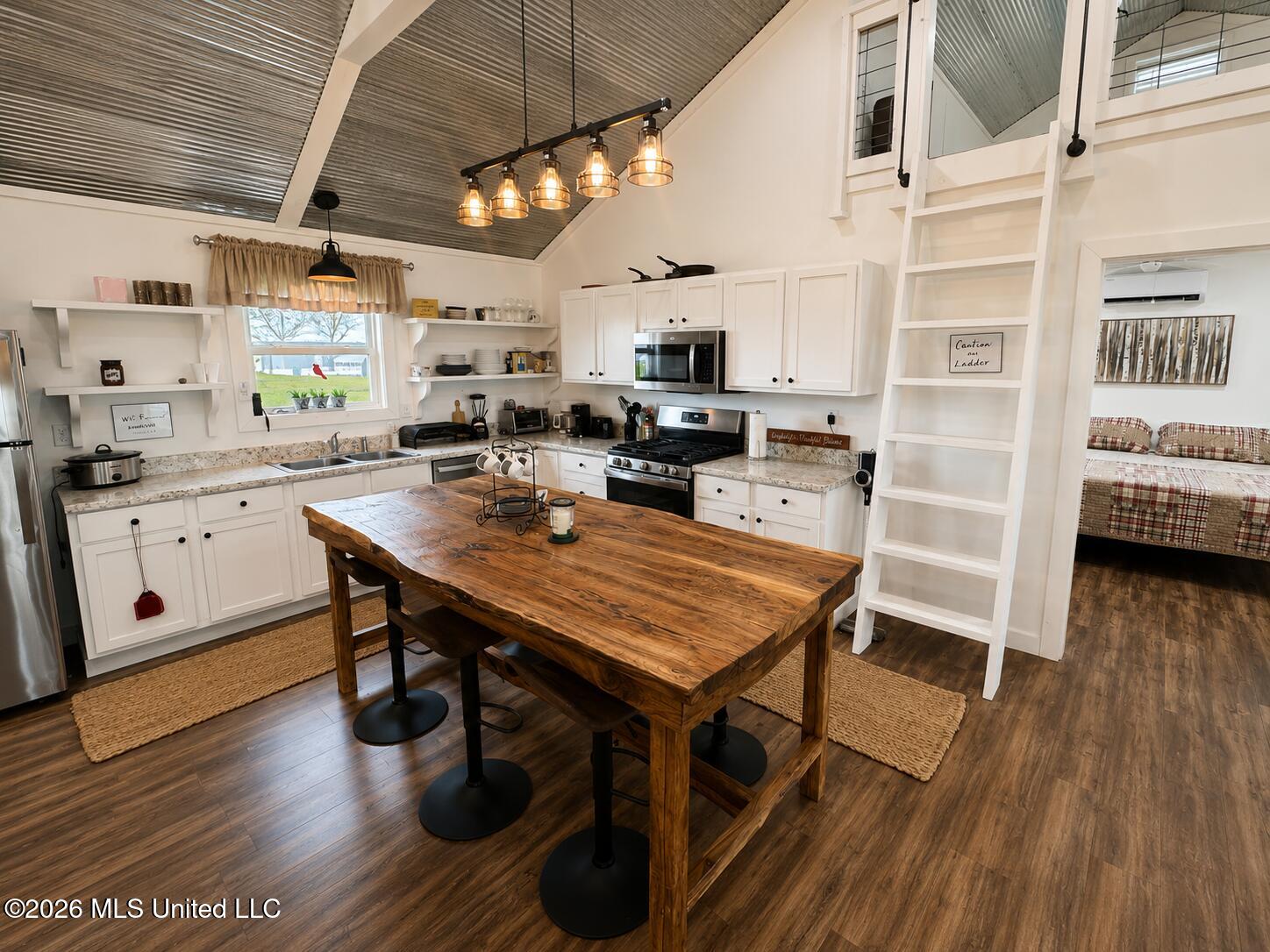 1238 Moon Lake Road Property Photo 9