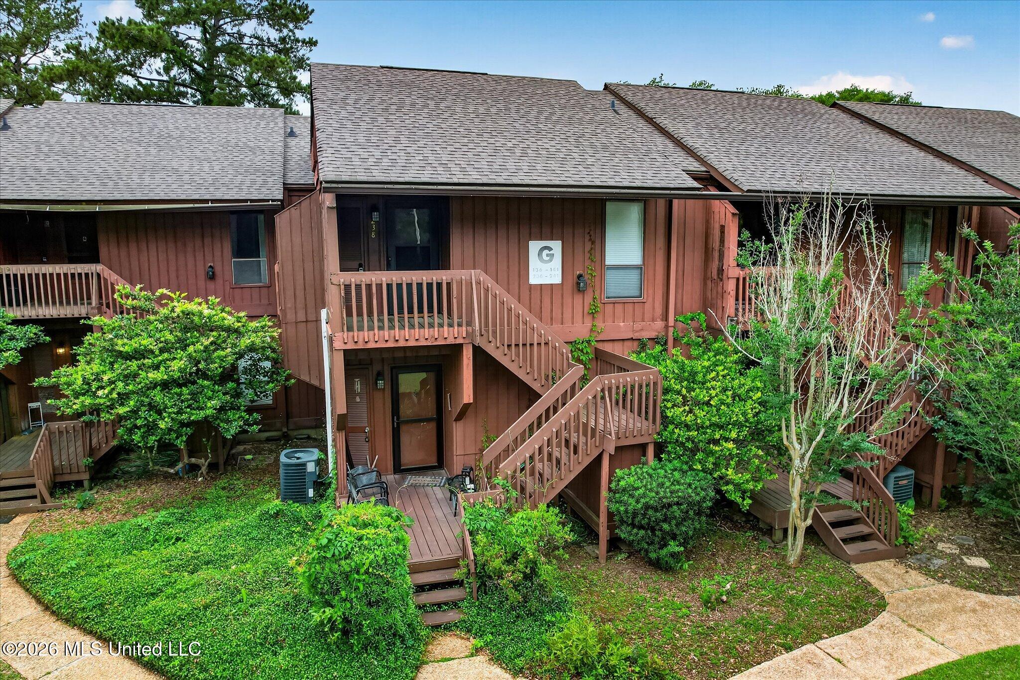 238 Lakeside Villa Property Photo 3