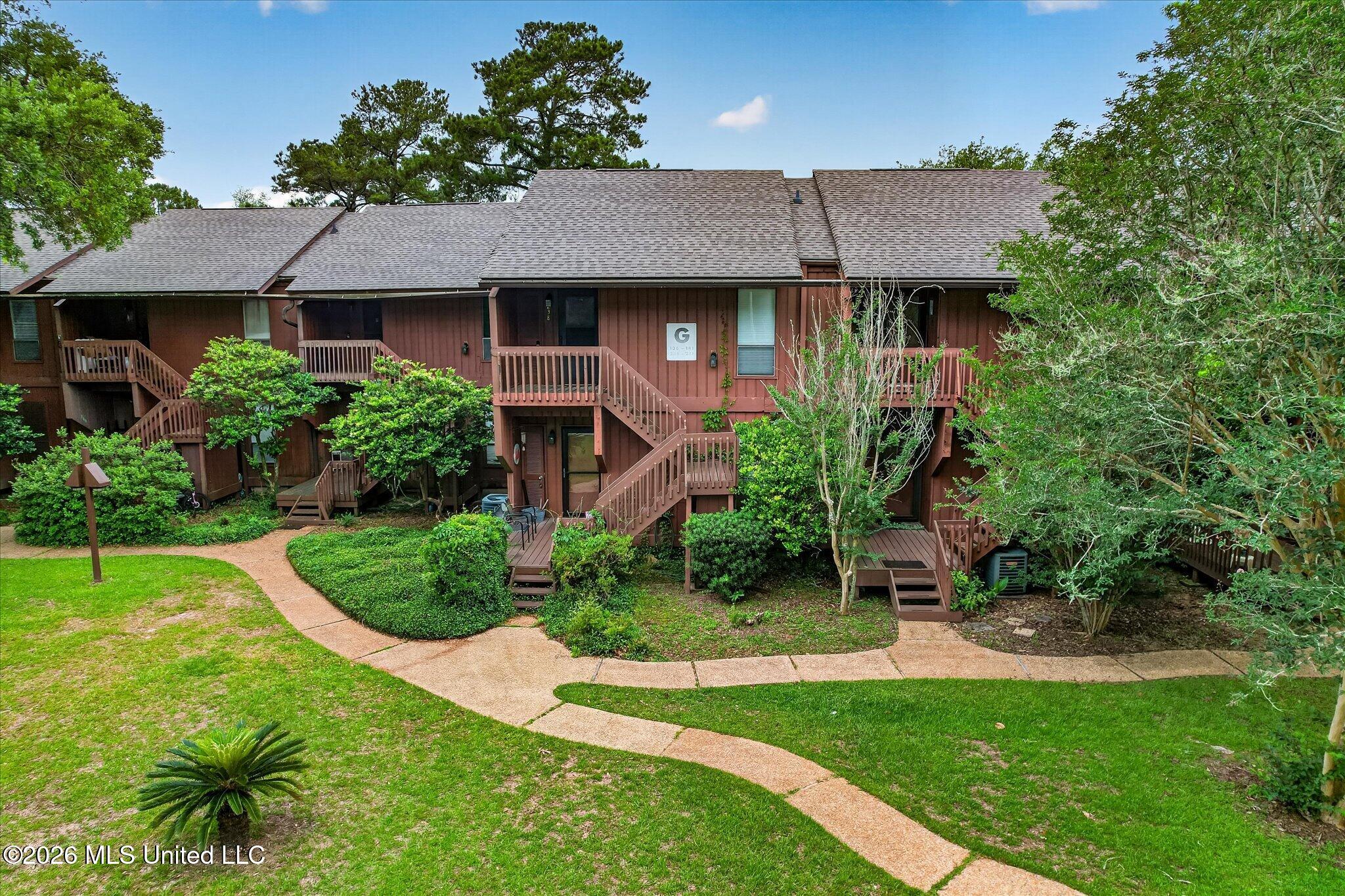 238 Lakeside Villa Property Photo 4