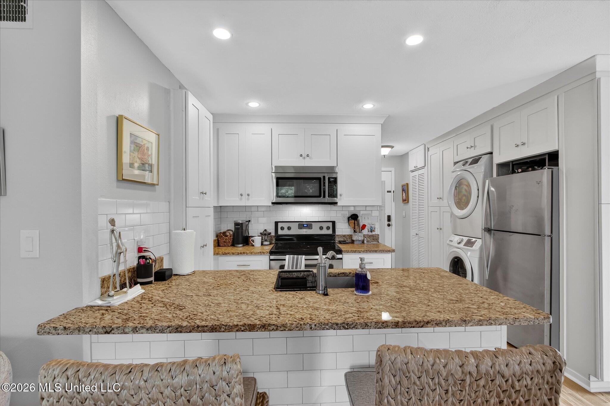 238 Lakeside Villa Property Photo 9