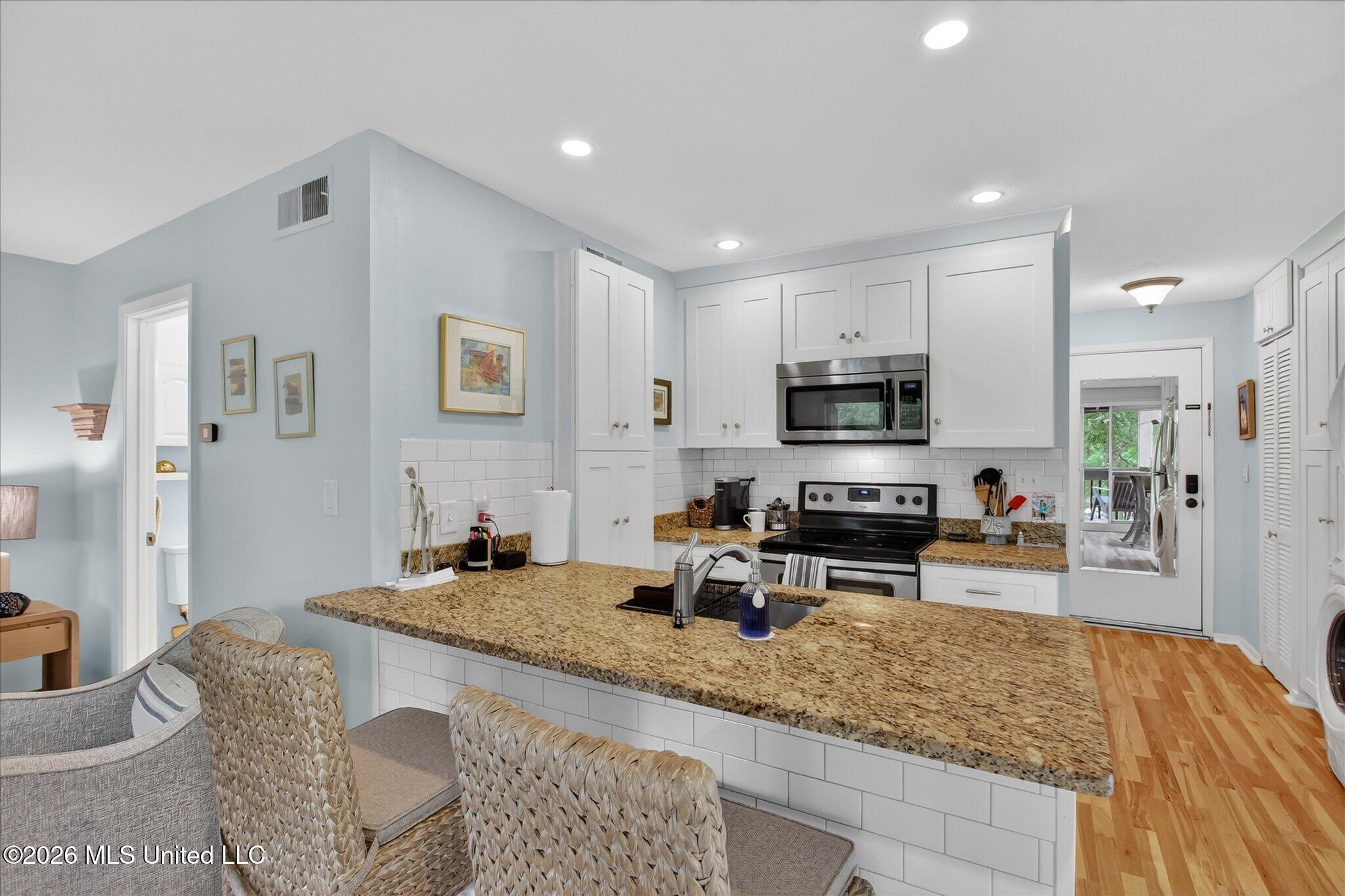 238 Lakeside Villa Property Photo 10