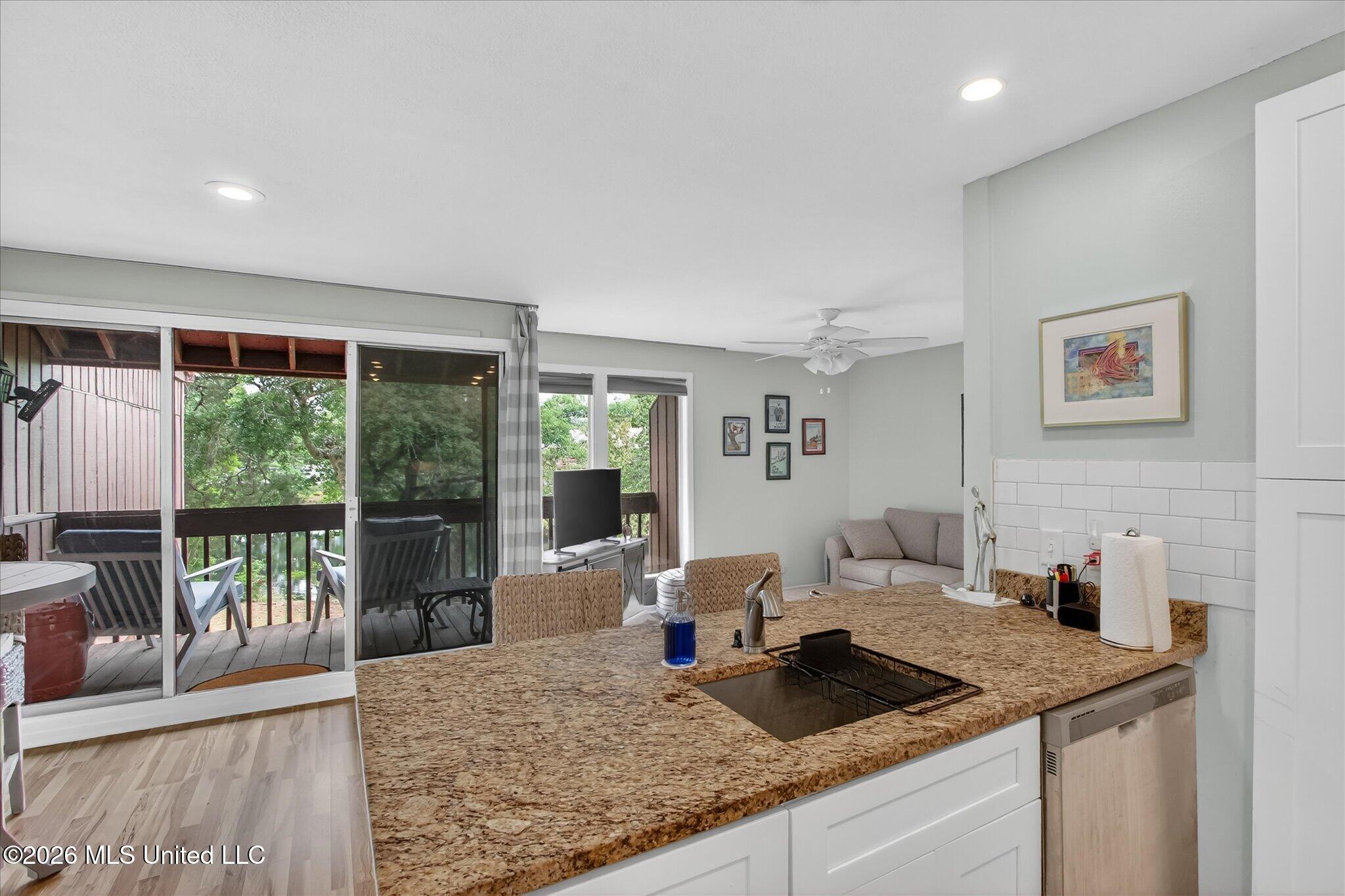 238 Lakeside Villa Property Photo 14