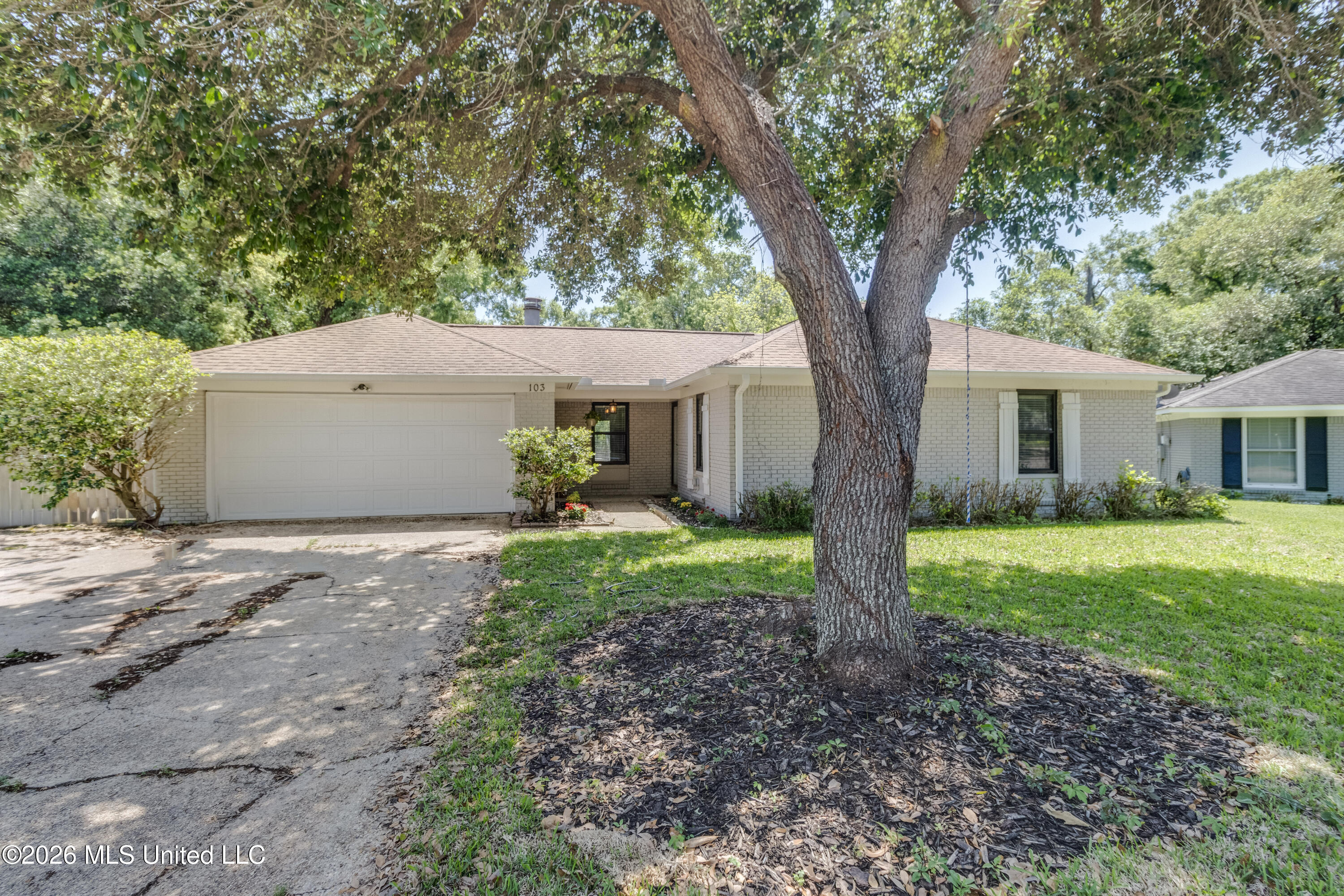 103 Dogwood Drive Property Photo 2