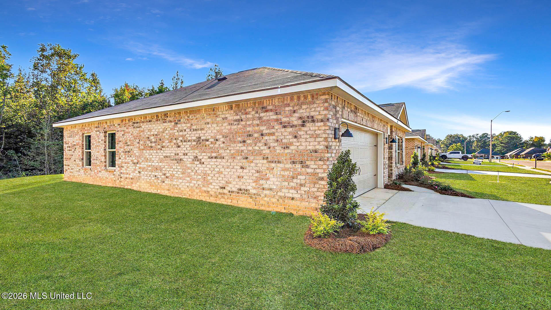 114 Cedar Ridge Boulevard Property Photo 3