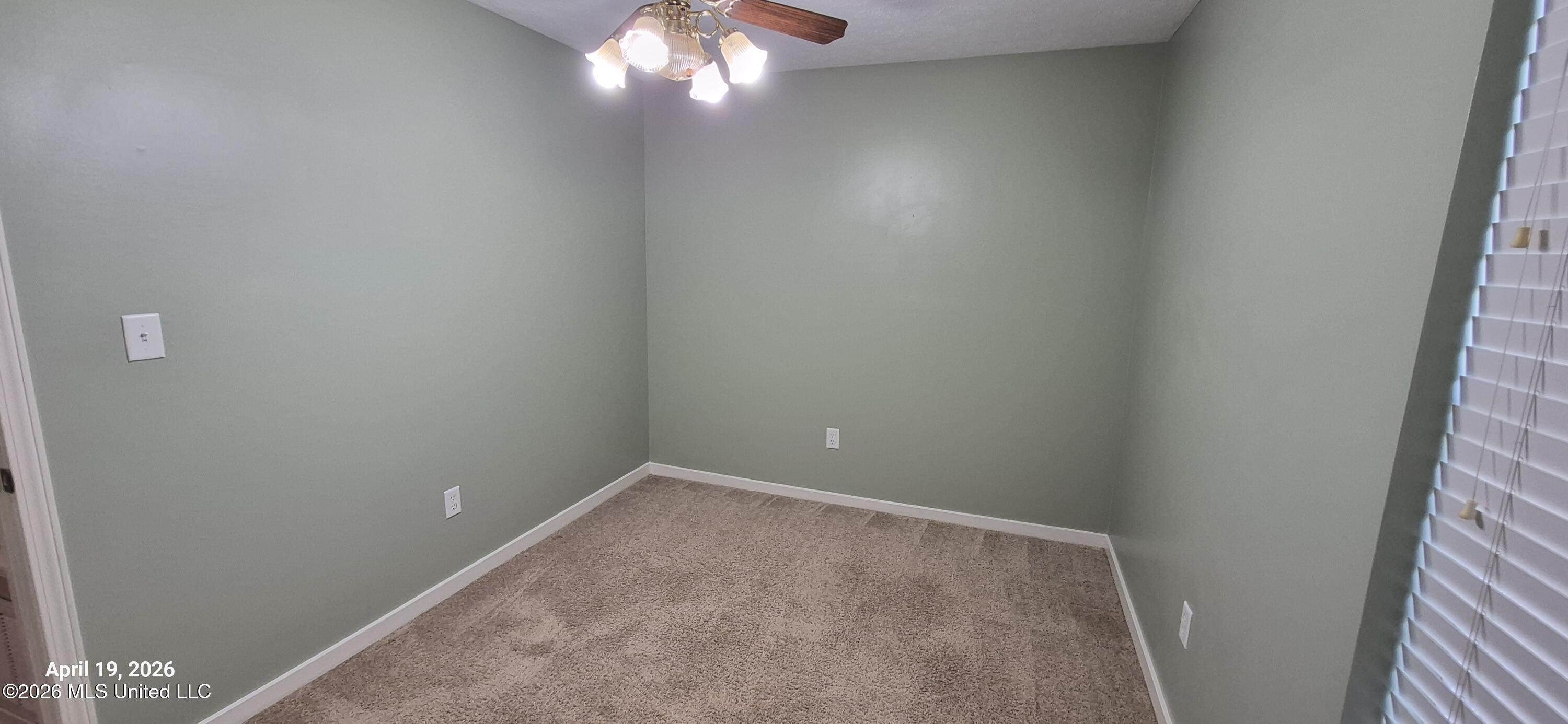 306 N Grove Circle Property Photo 6