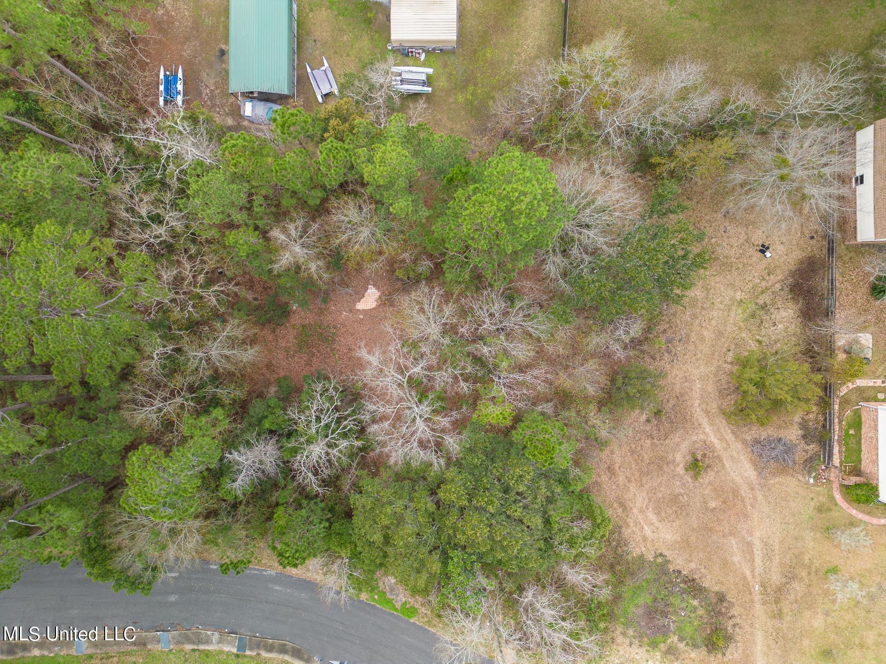 6205 Hermosa Drive Property Photo 12