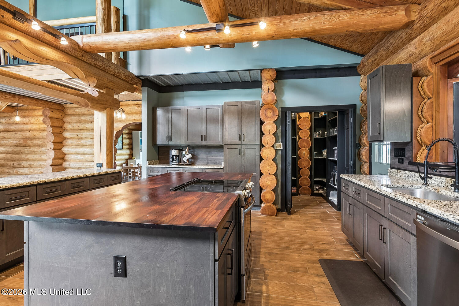 7190 Paradise Road Property Photo 8