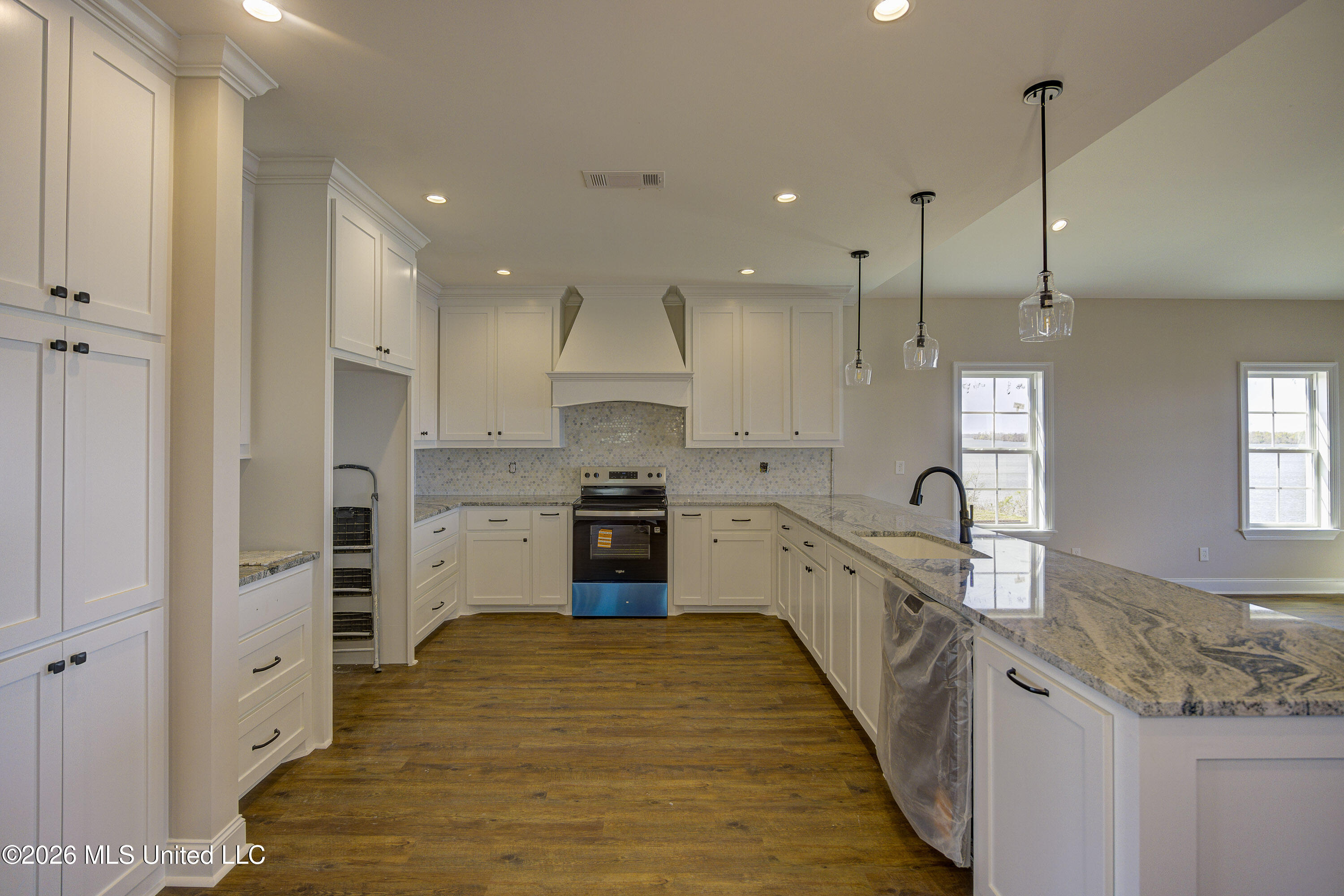 2414 Eagle Lake Shore Road Property Photo 8