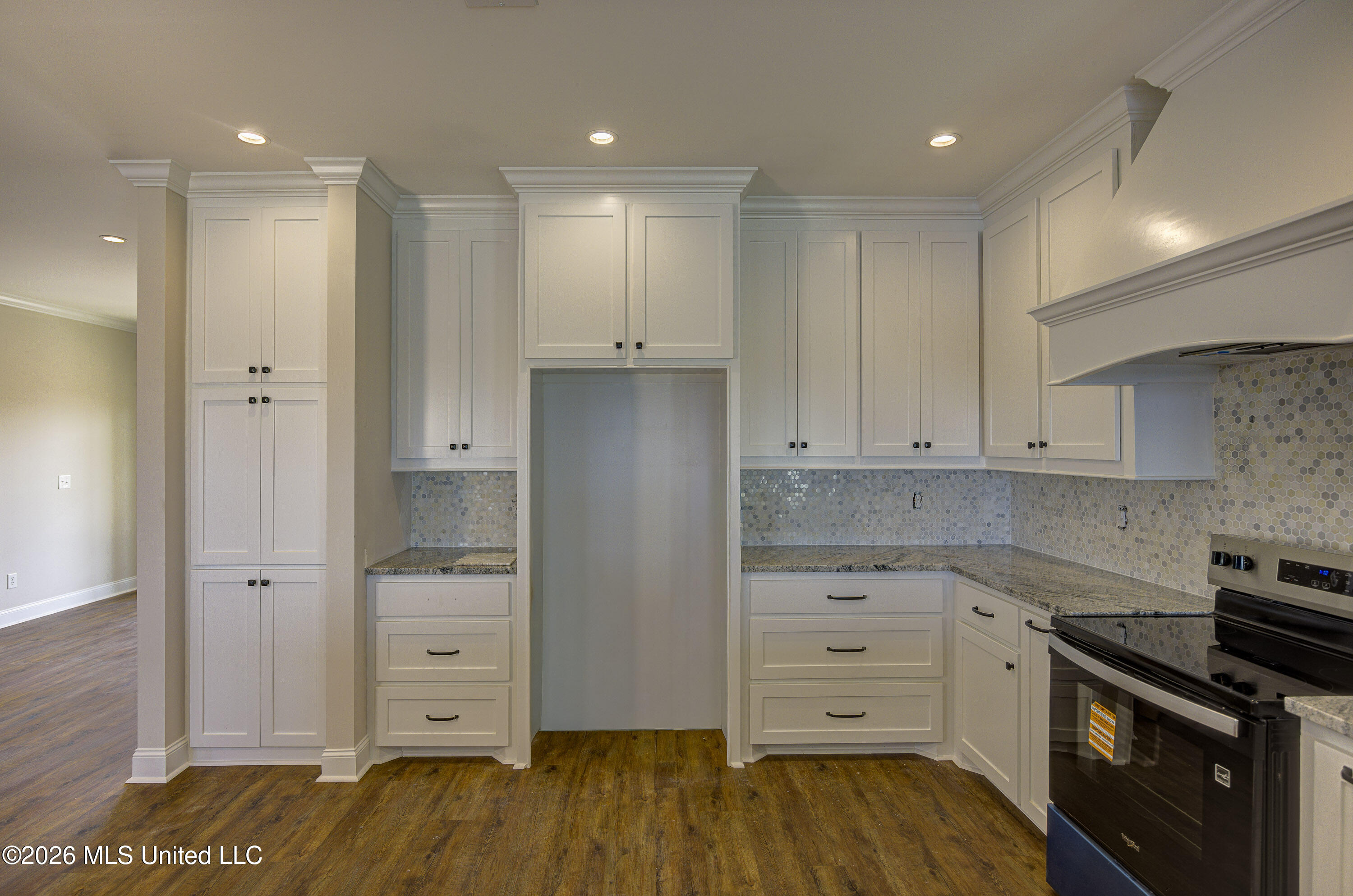 2414 Eagle Lake Shore Road Property Photo 9