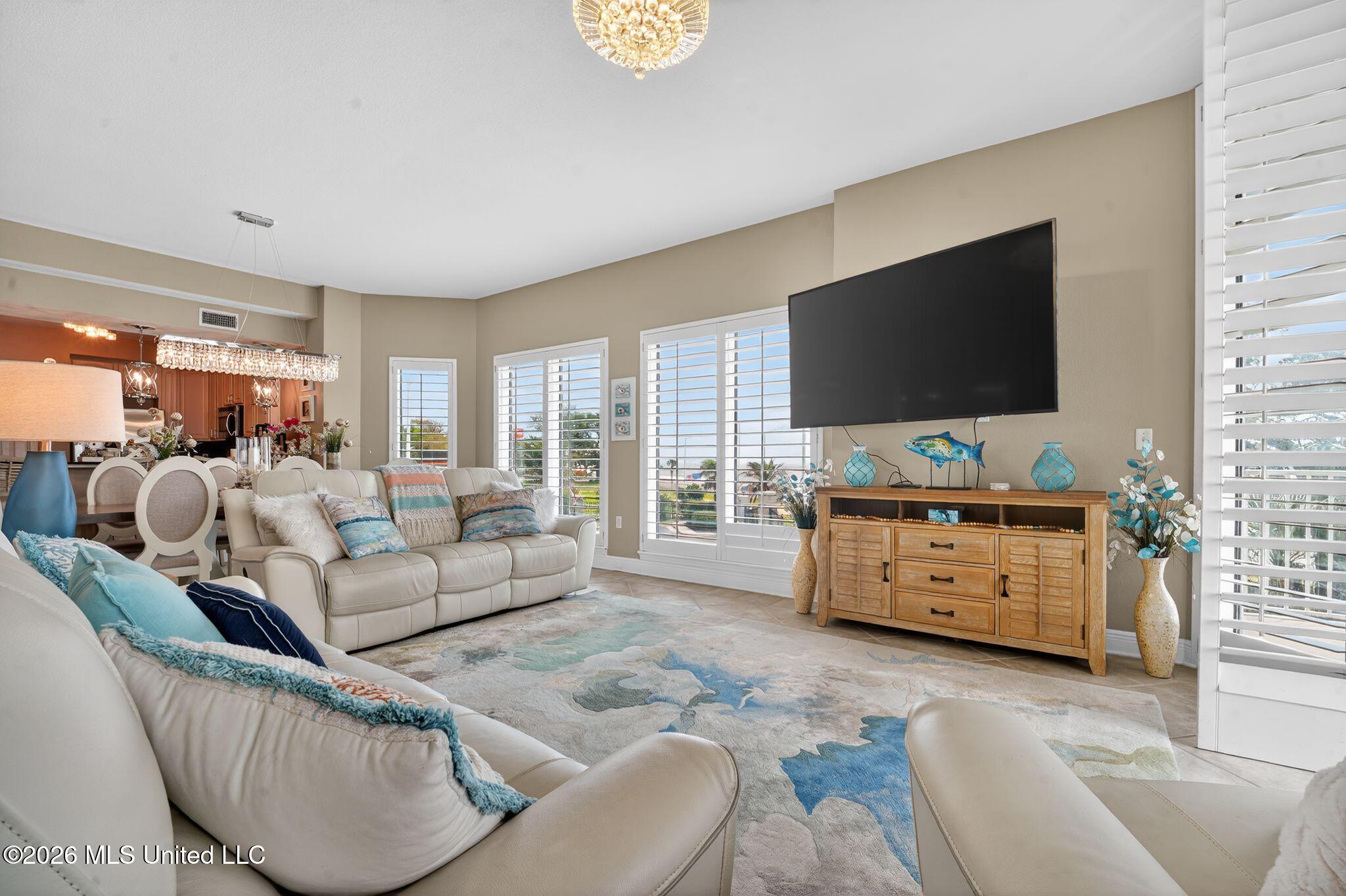 2668 Beach Boulevard Property Photo 14