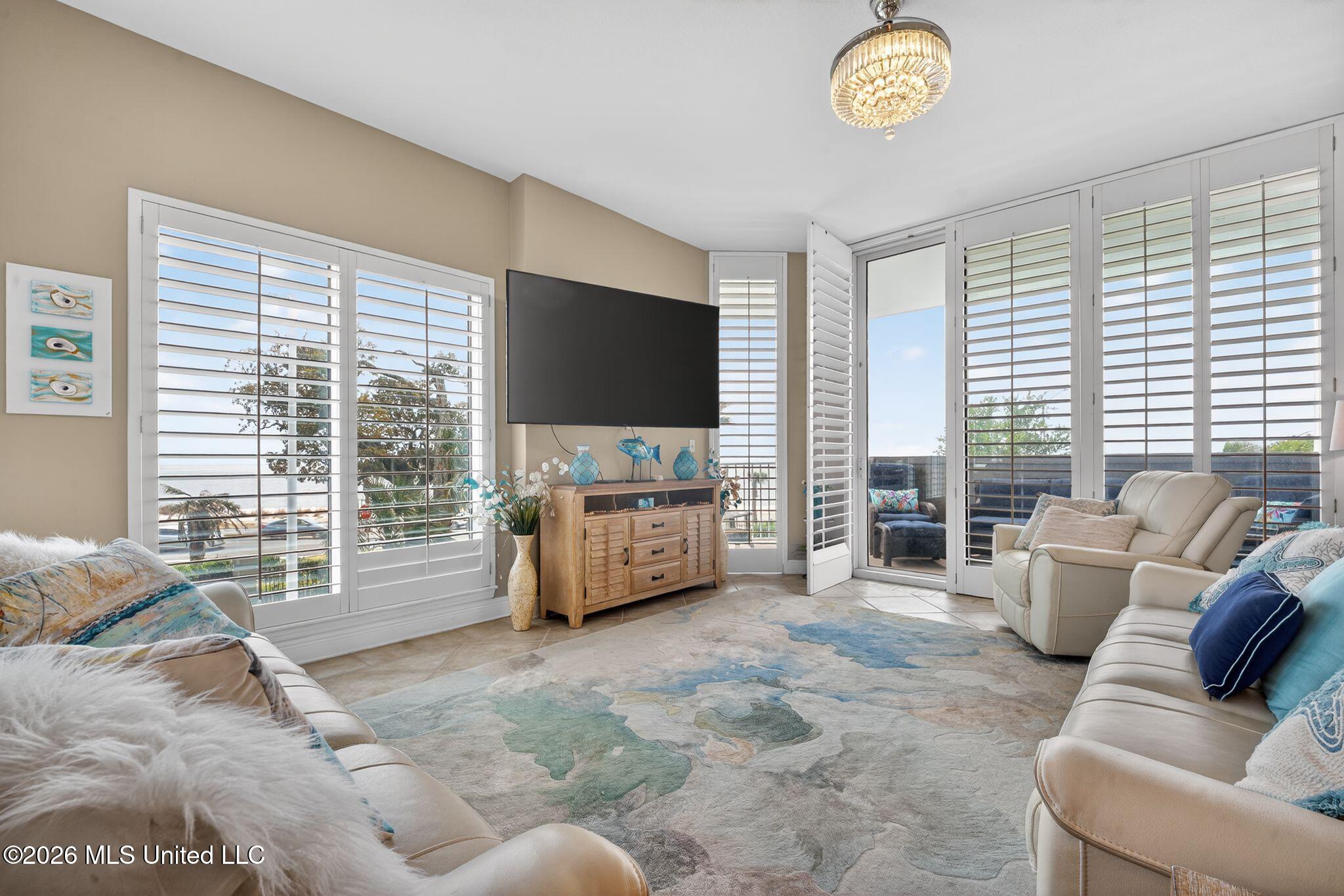2668 Beach Boulevard Property Photo 15