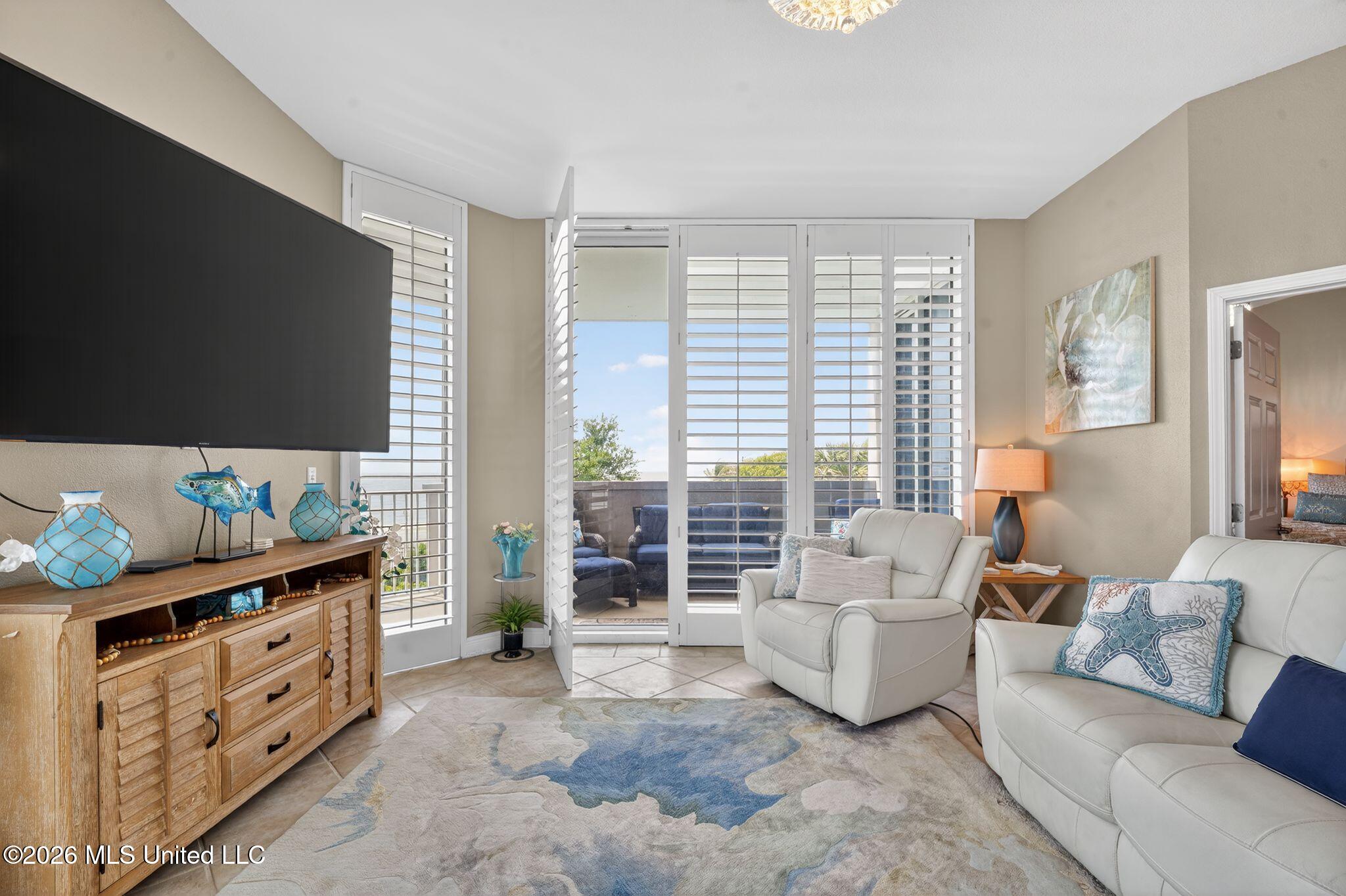 2668 Beach Boulevard Property Photo 16