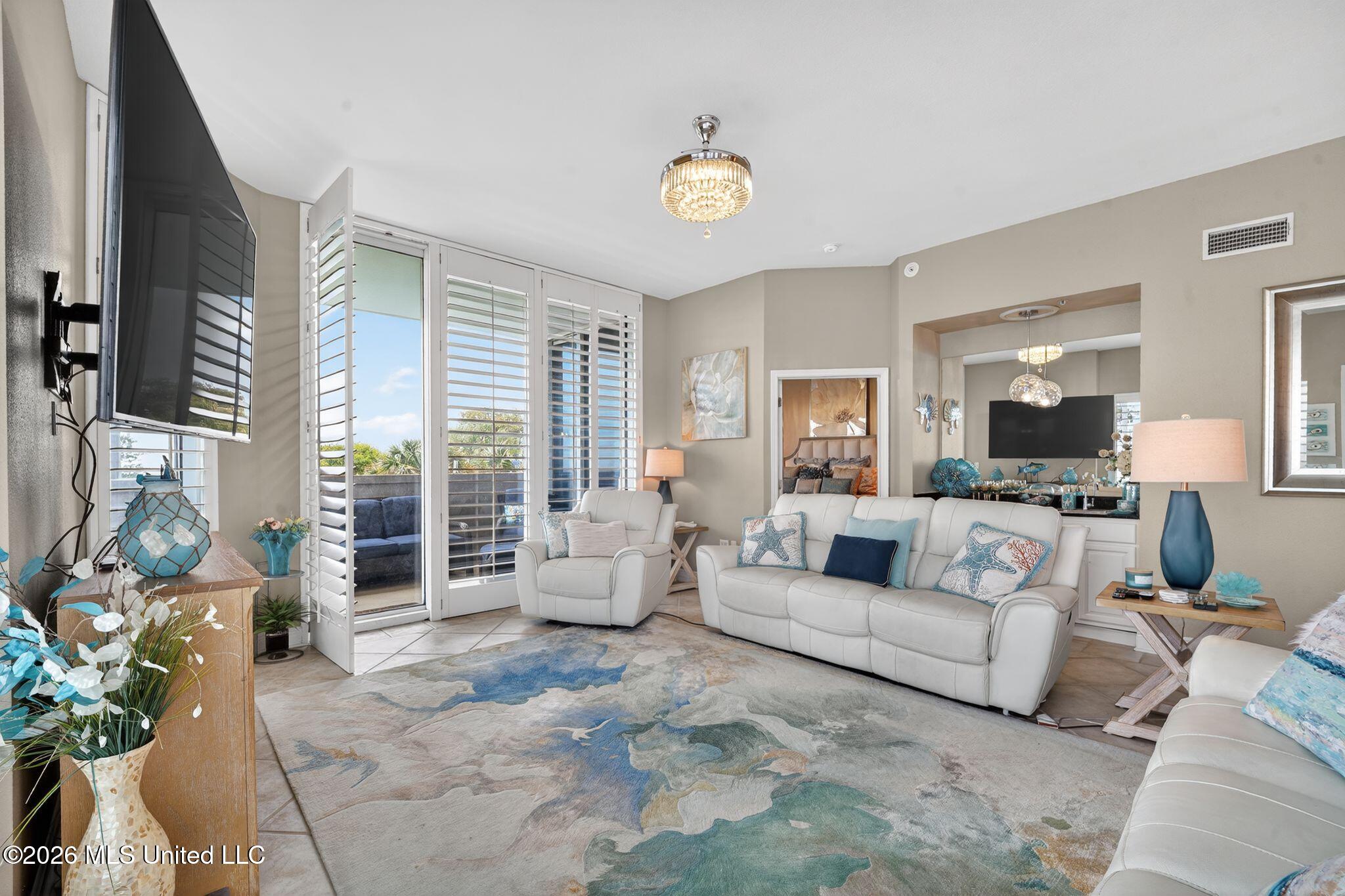 2668 Beach Boulevard Property Photo 17