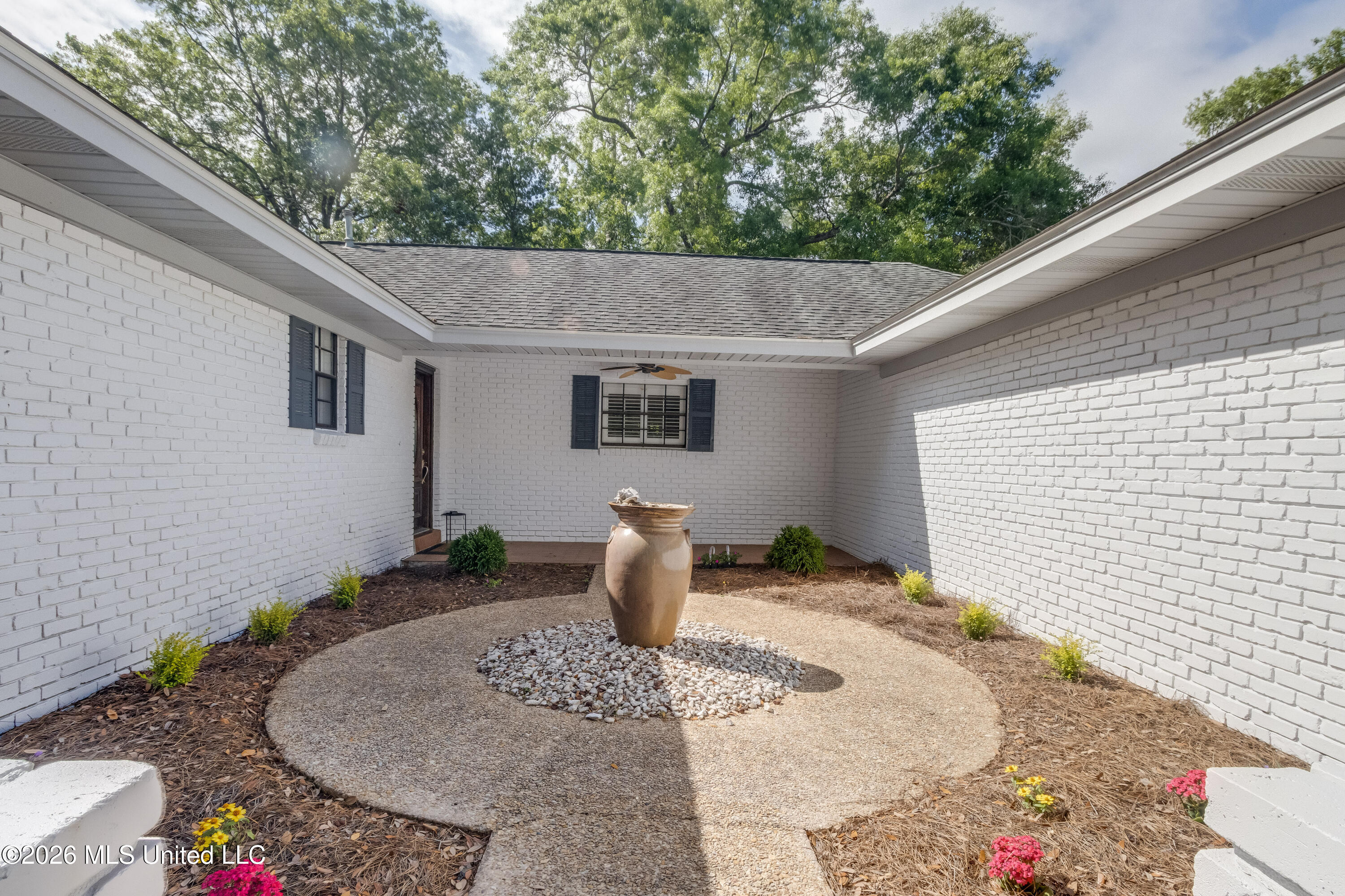 7 Keyser Lane Property Photo 4