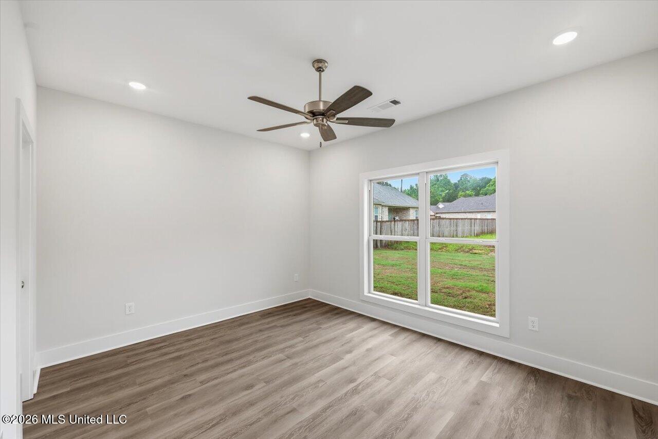 300 Courtney Lane Property Photo 27