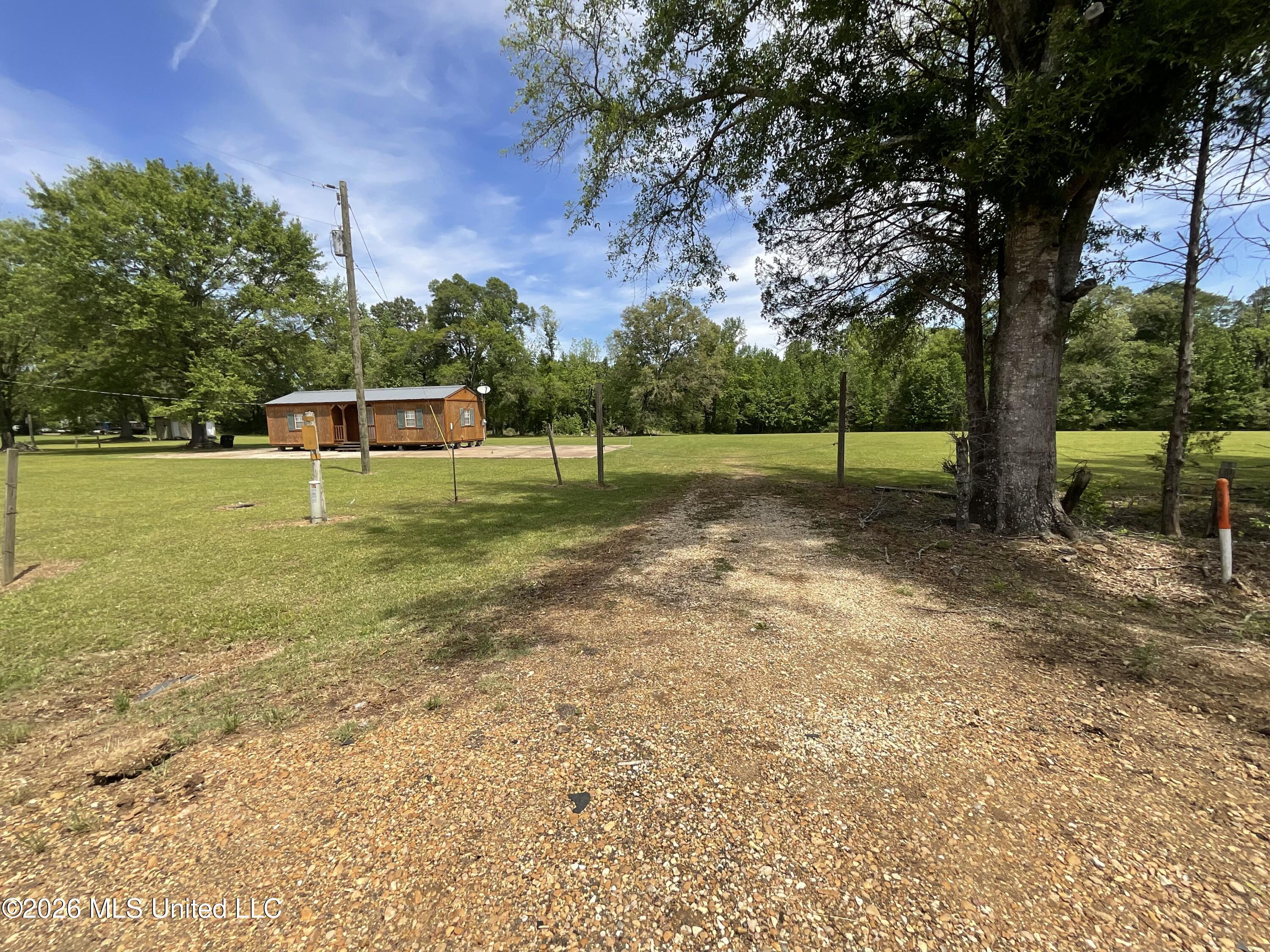 12007 Highway 16 E Property Photo 4