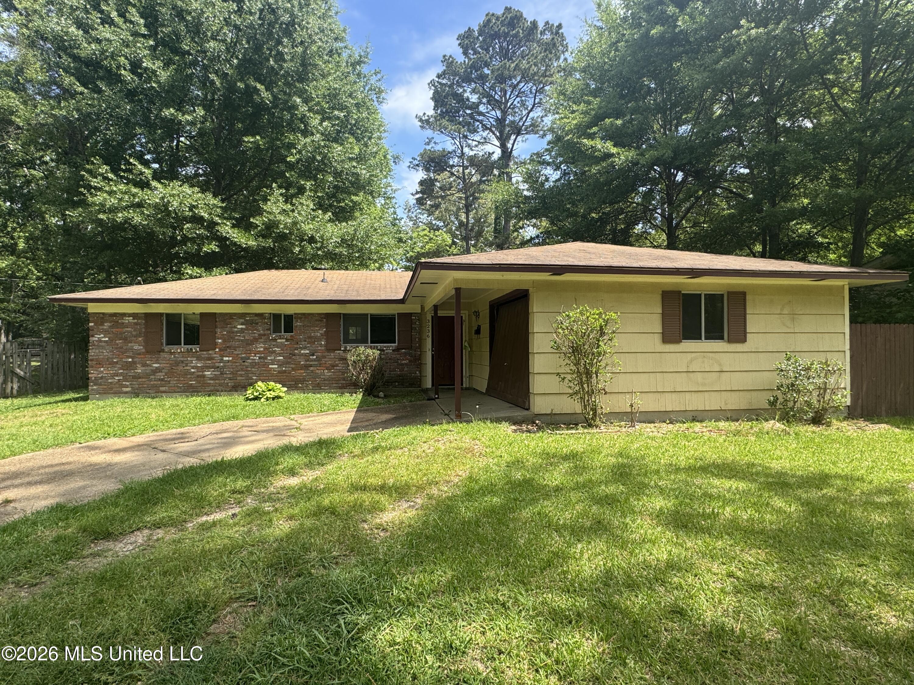 3236 Woodview Drive Property Photo 1