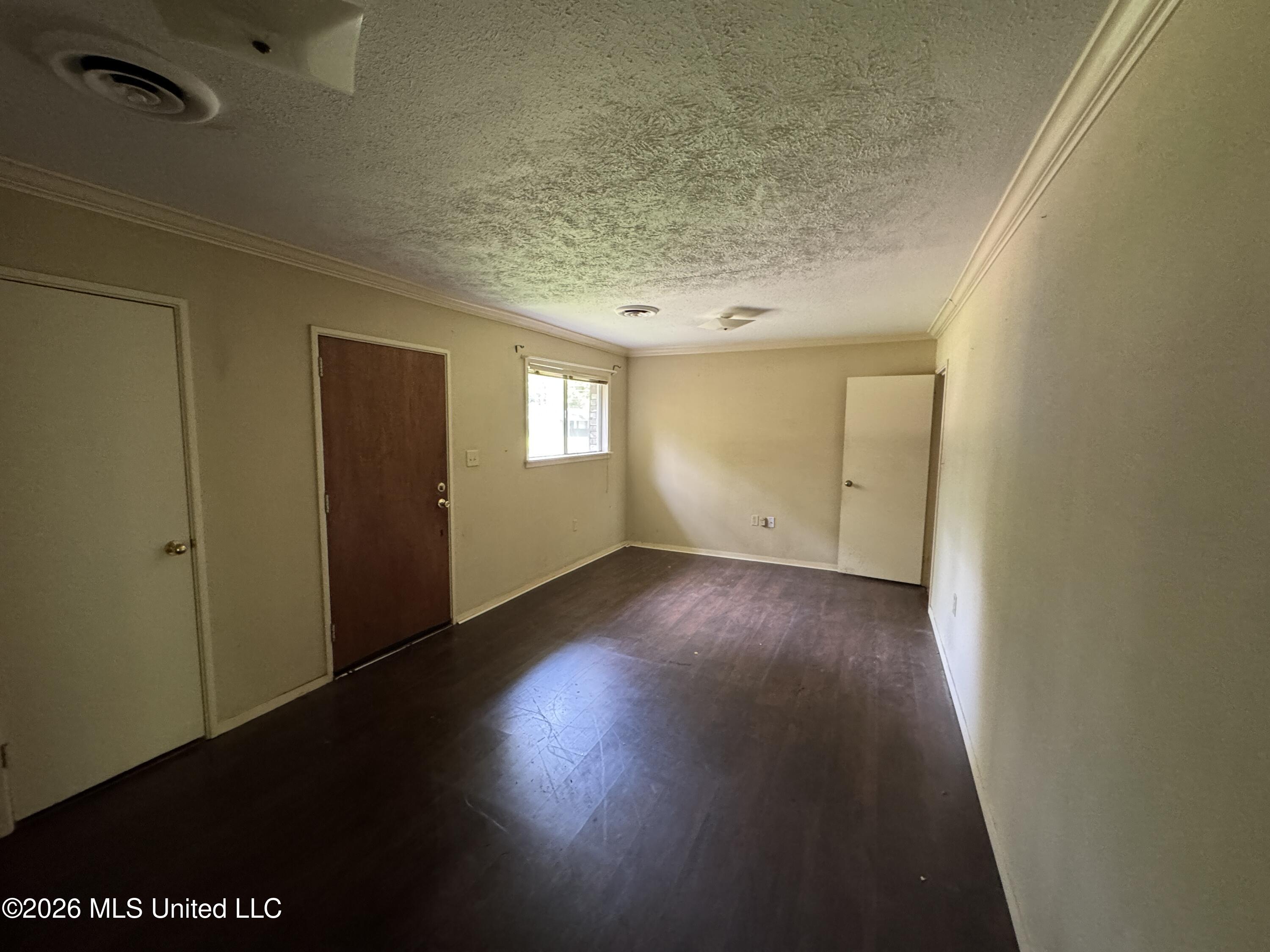3236 Woodview Drive Property Photo 3