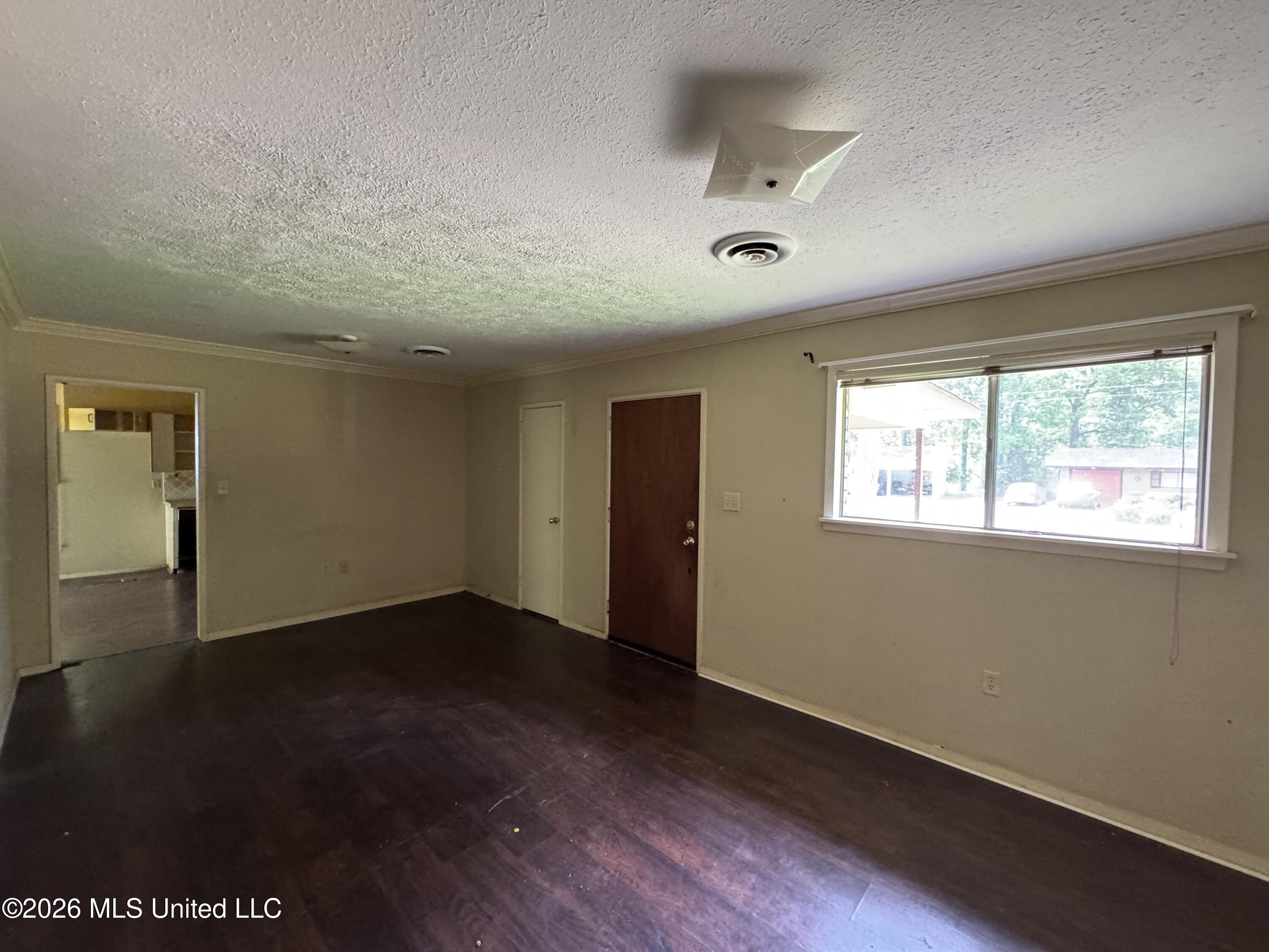 3236 Woodview Drive Property Photo 4