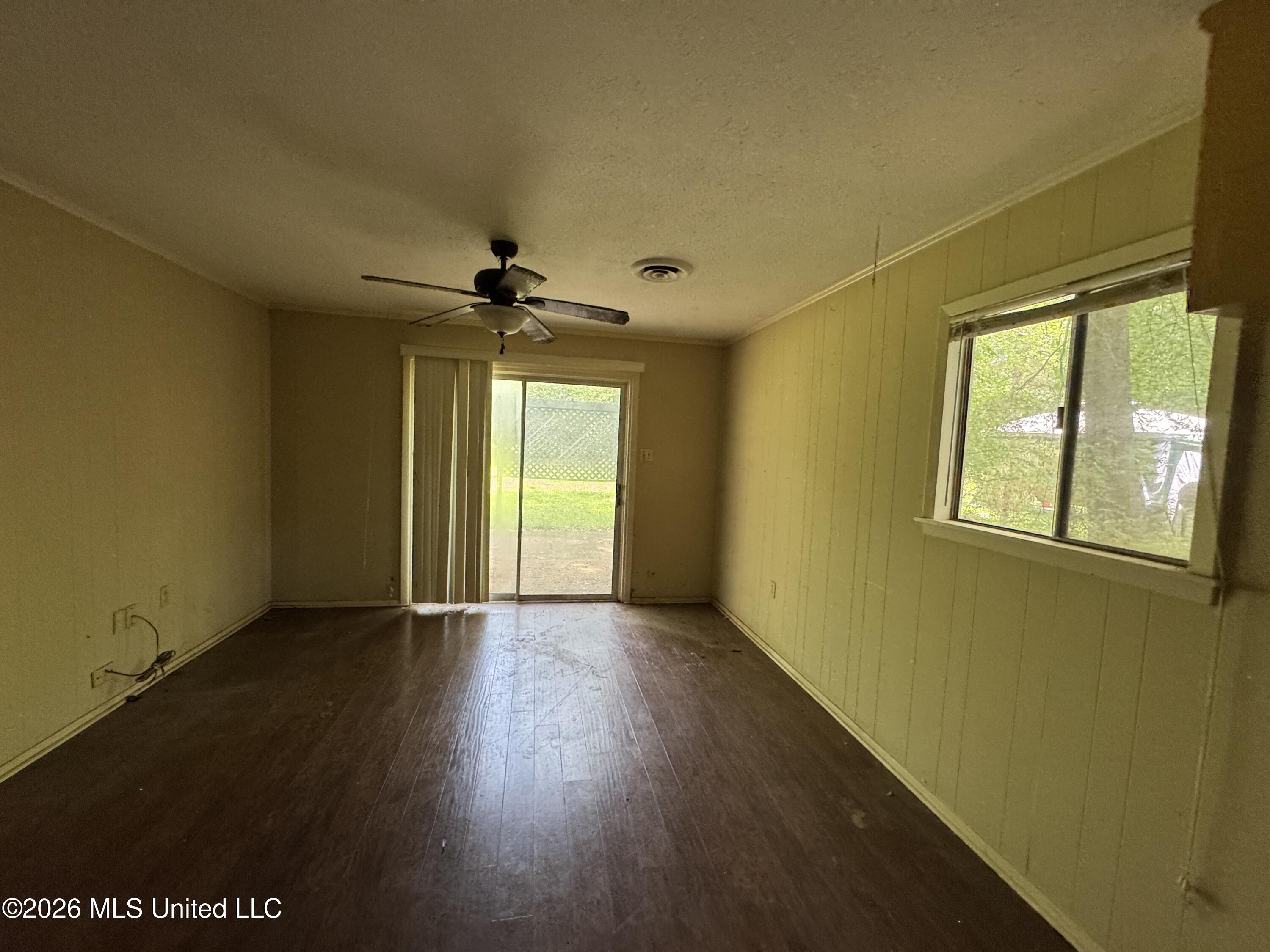 3236 Woodview Drive Property Photo 5