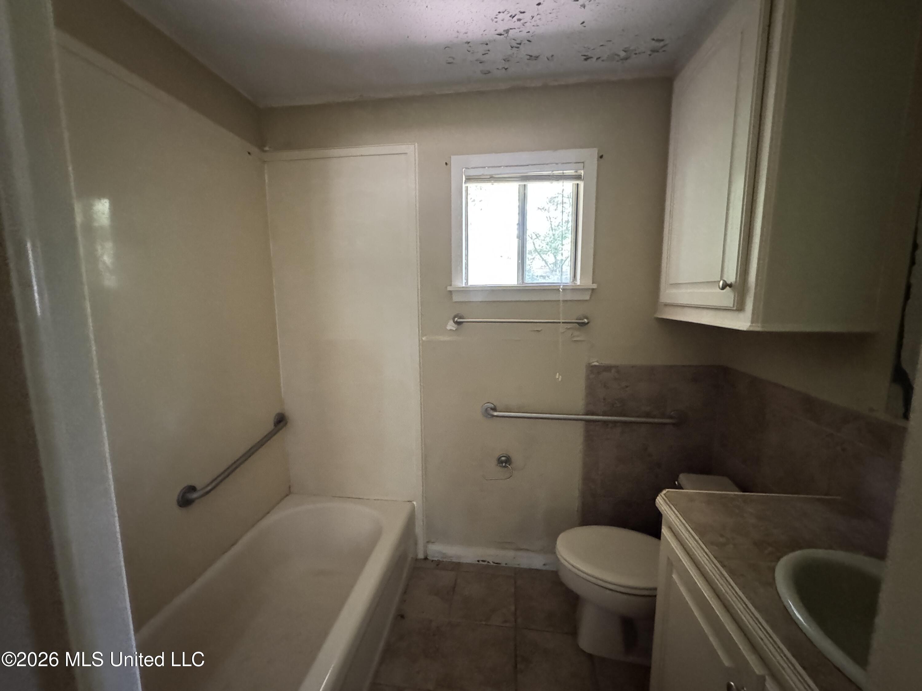 3236 Woodview Drive Property Photo 11