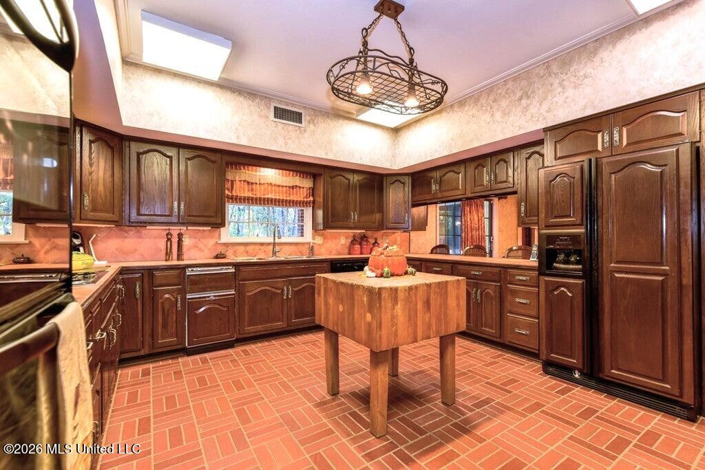 111 Woodhaven Drive Property Photo 2