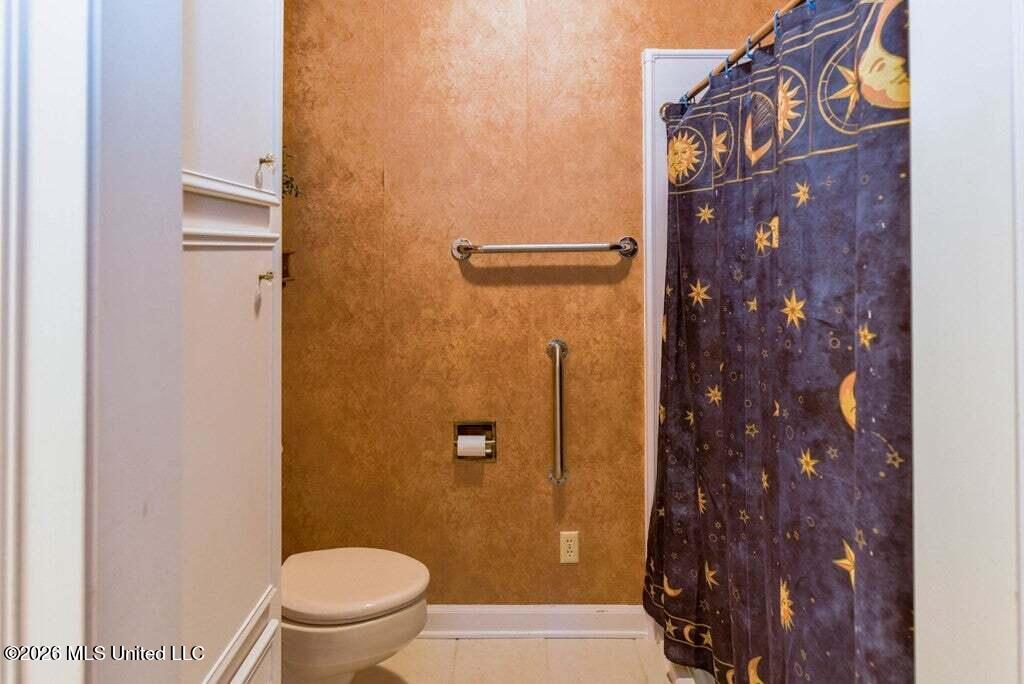 111 Woodhaven Drive Property Photo 16