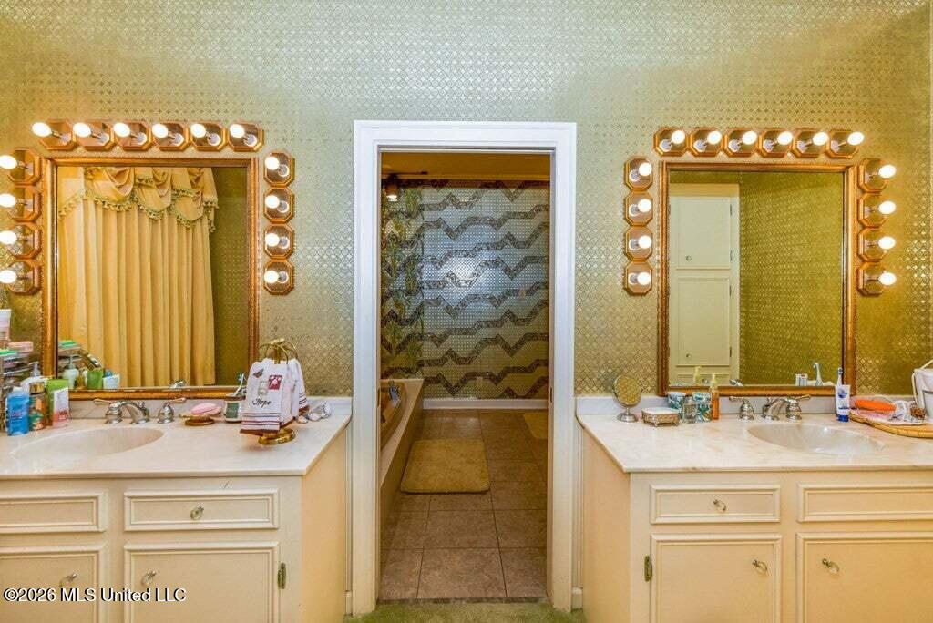 111 Woodhaven Drive Property Photo 31