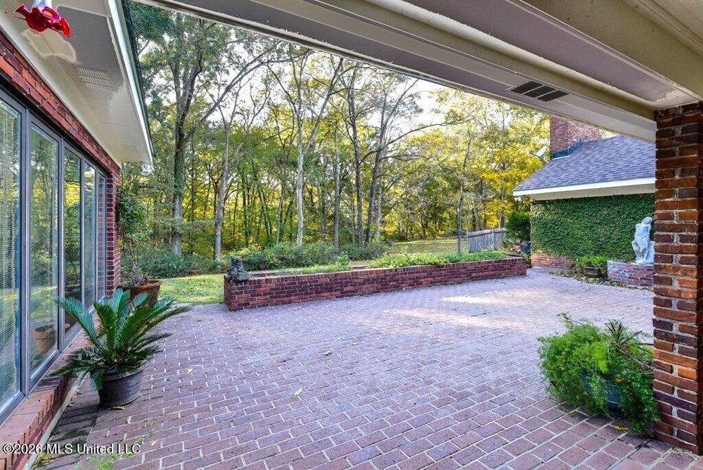 111 Woodhaven Drive Property Photo 42