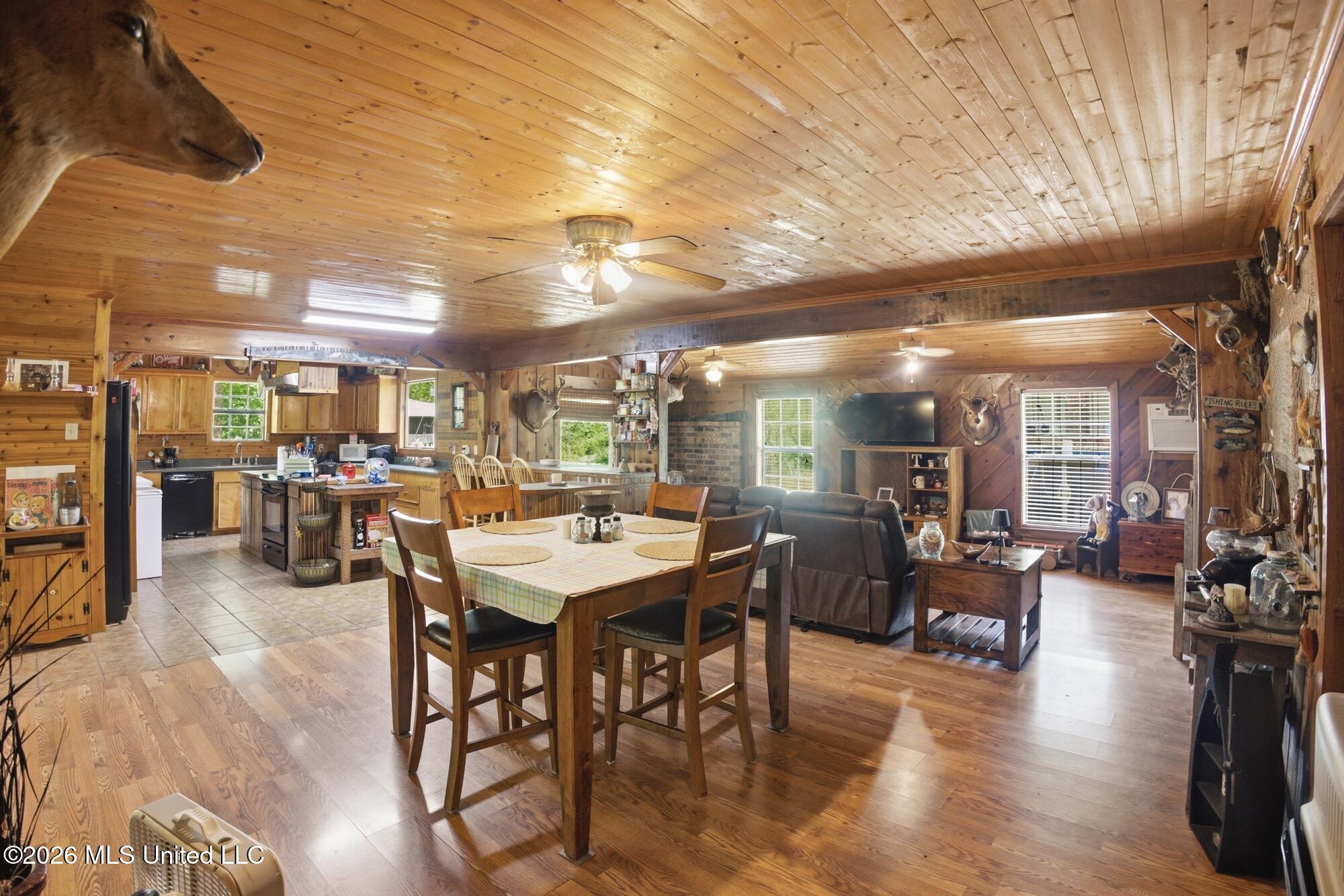 5024 Marywall Bridge B Property Photo 5