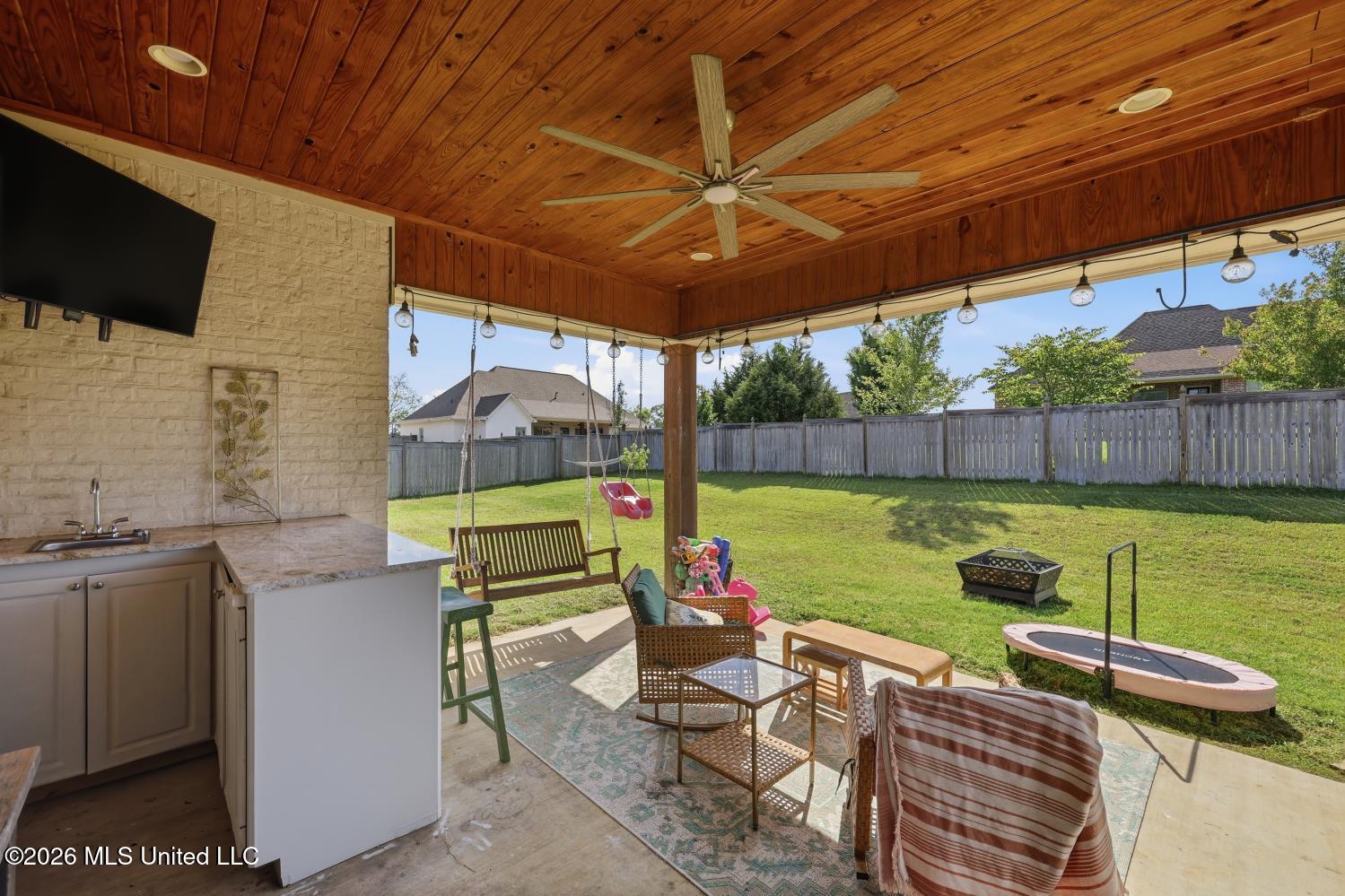 103 Catherine Boulevard Property Photo 32