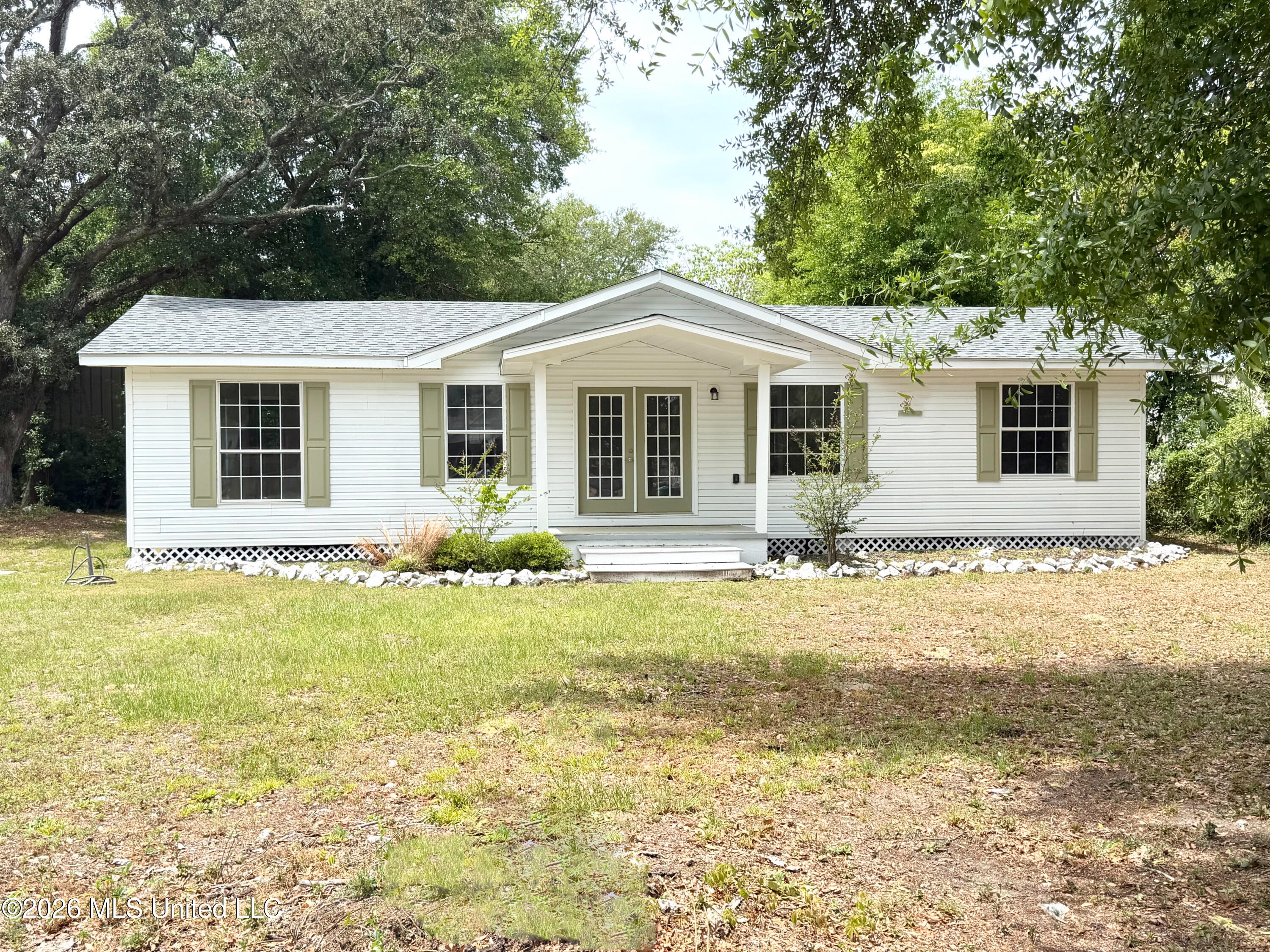 635 Oakleigh Avenue Property Photo 1