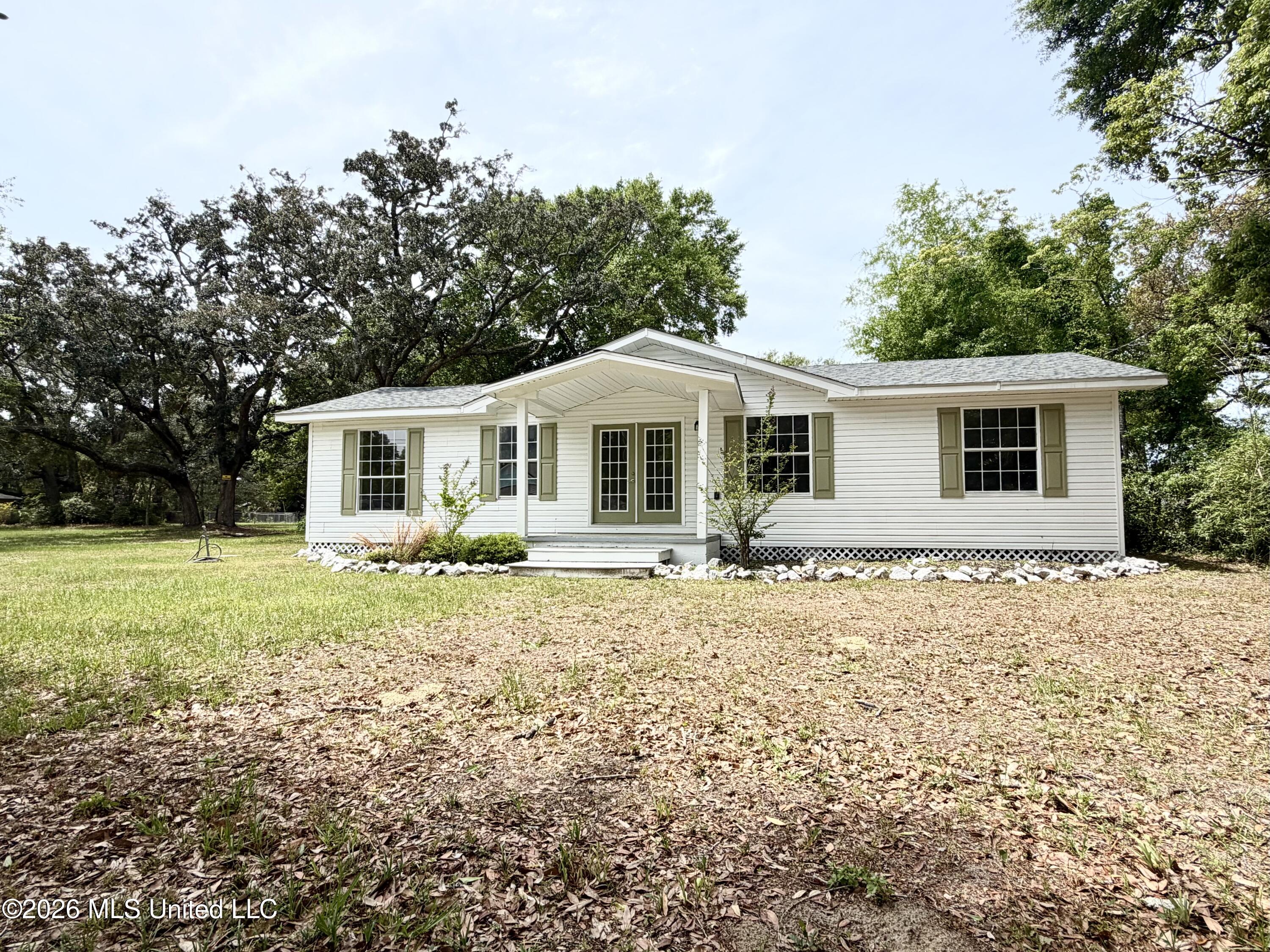 635 Oakleigh Avenue Property Photo 2