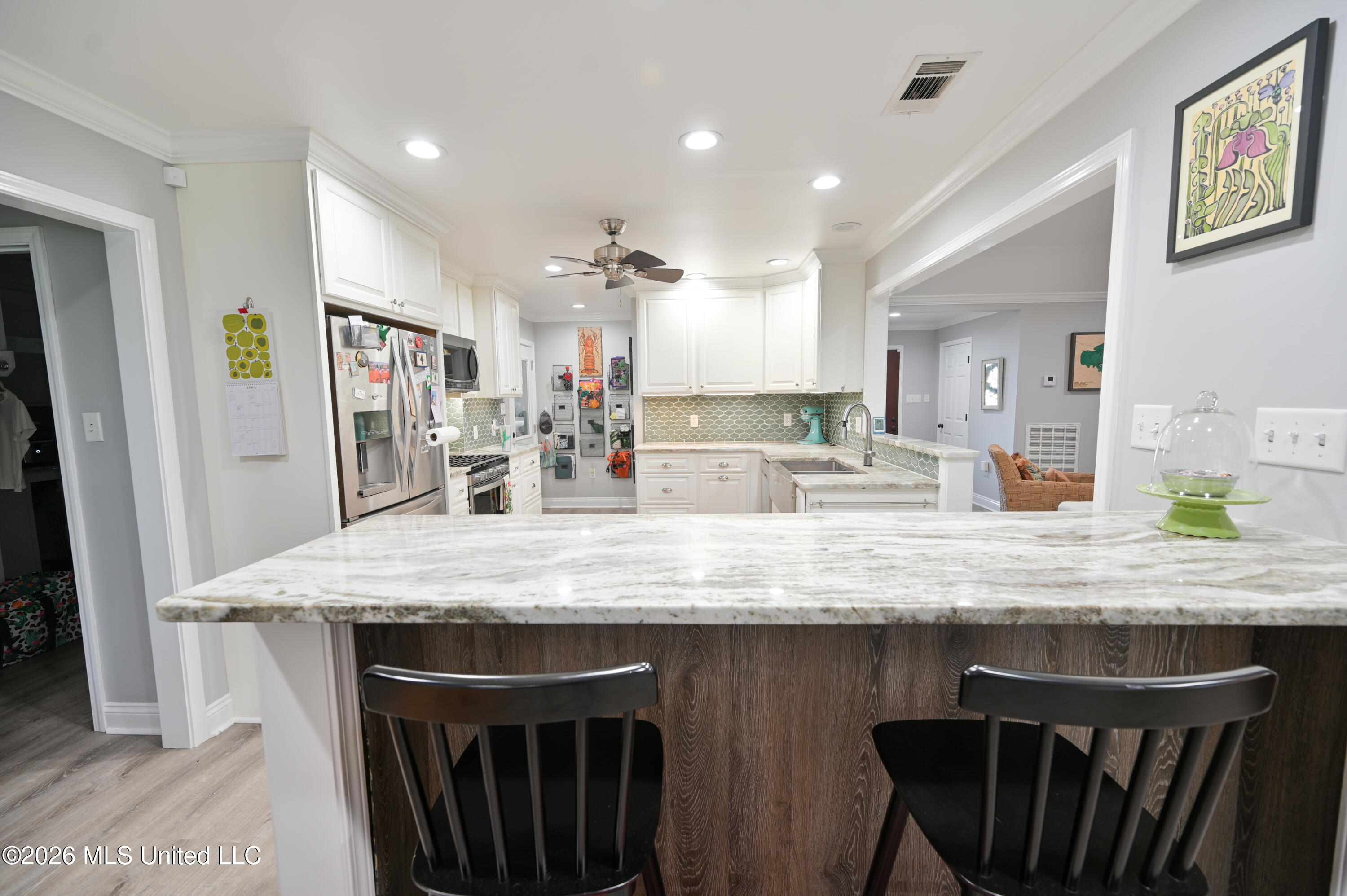 269 Lakeshore Drive Property Photo 7