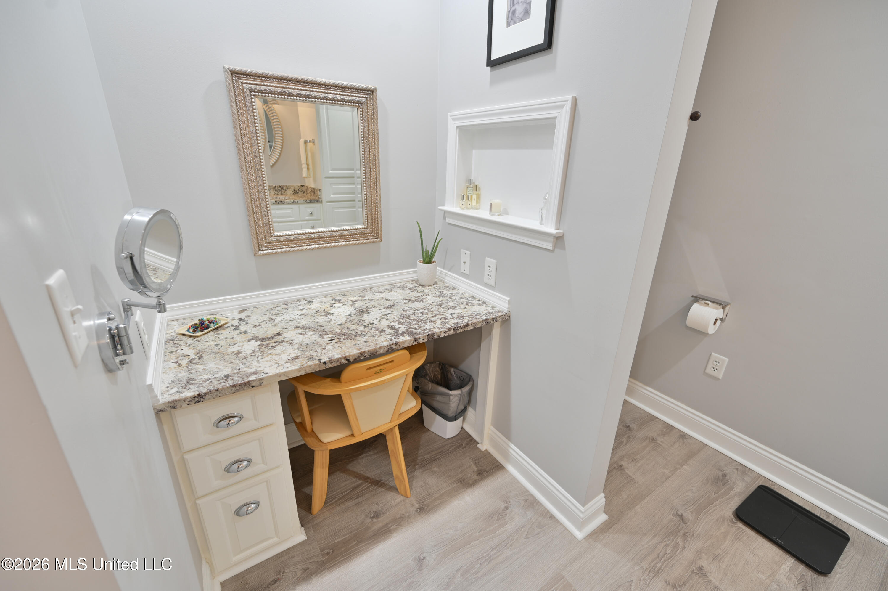269 Lakeshore Drive Property Photo 14