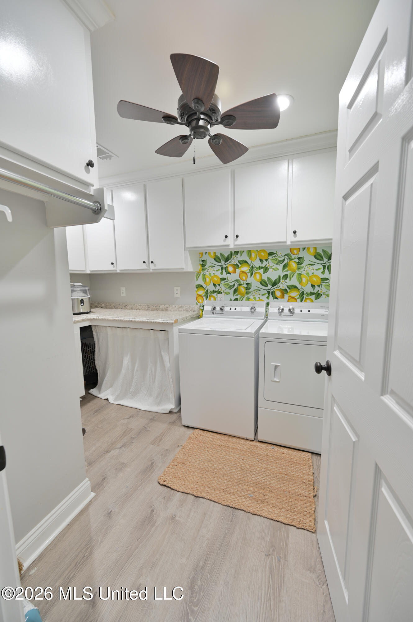 269 Lakeshore Drive Property Photo 16