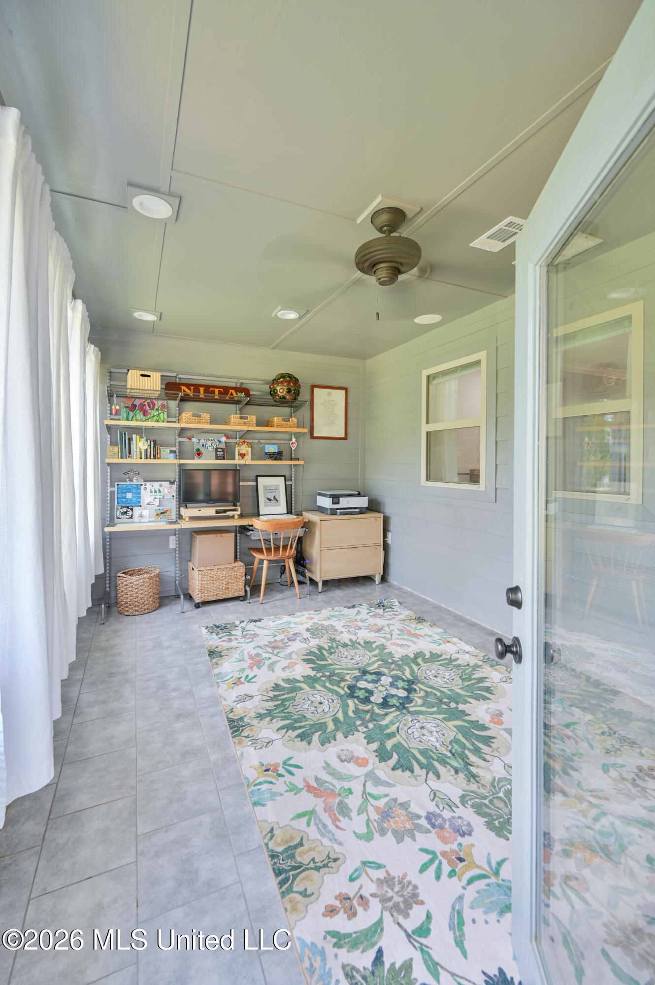 269 Lakeshore Drive Property Photo 22