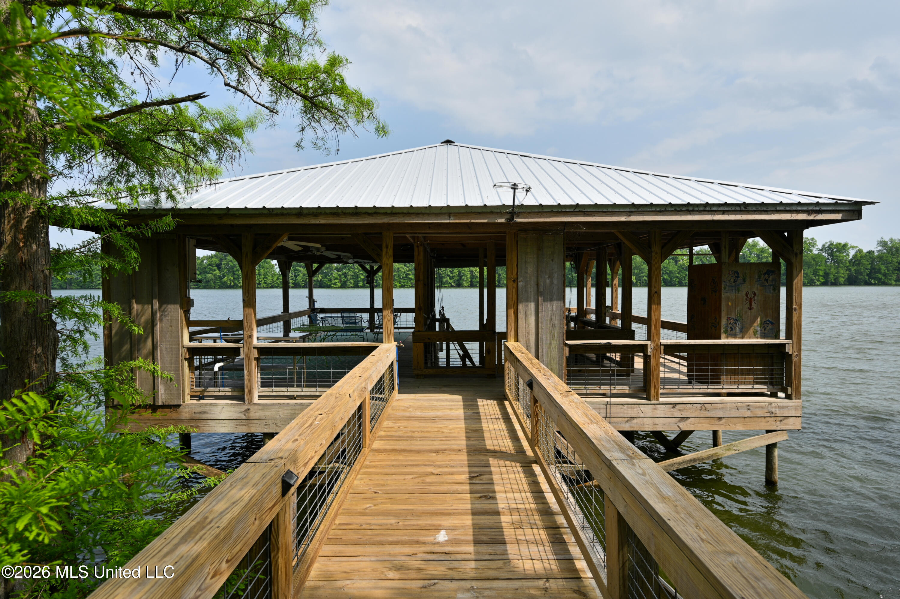 269 Lakeshore Drive Property Photo 29