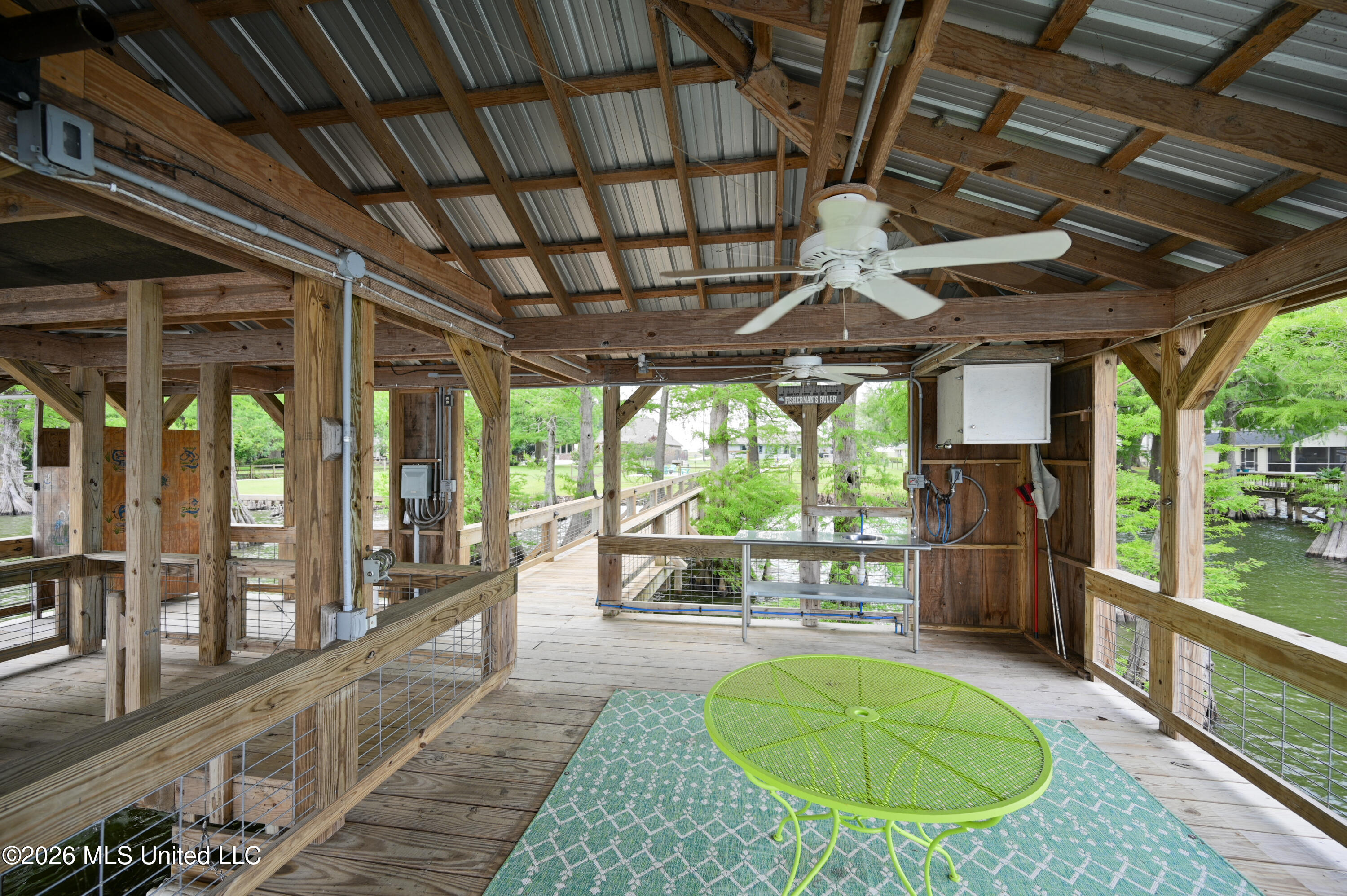 269 Lakeshore Drive Property Photo 33