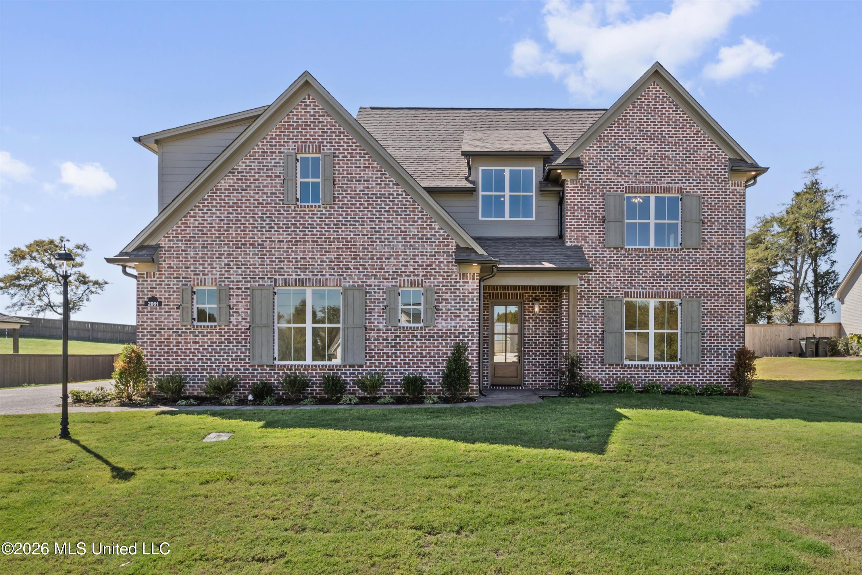 2061 Livingston Way Property Photo 1