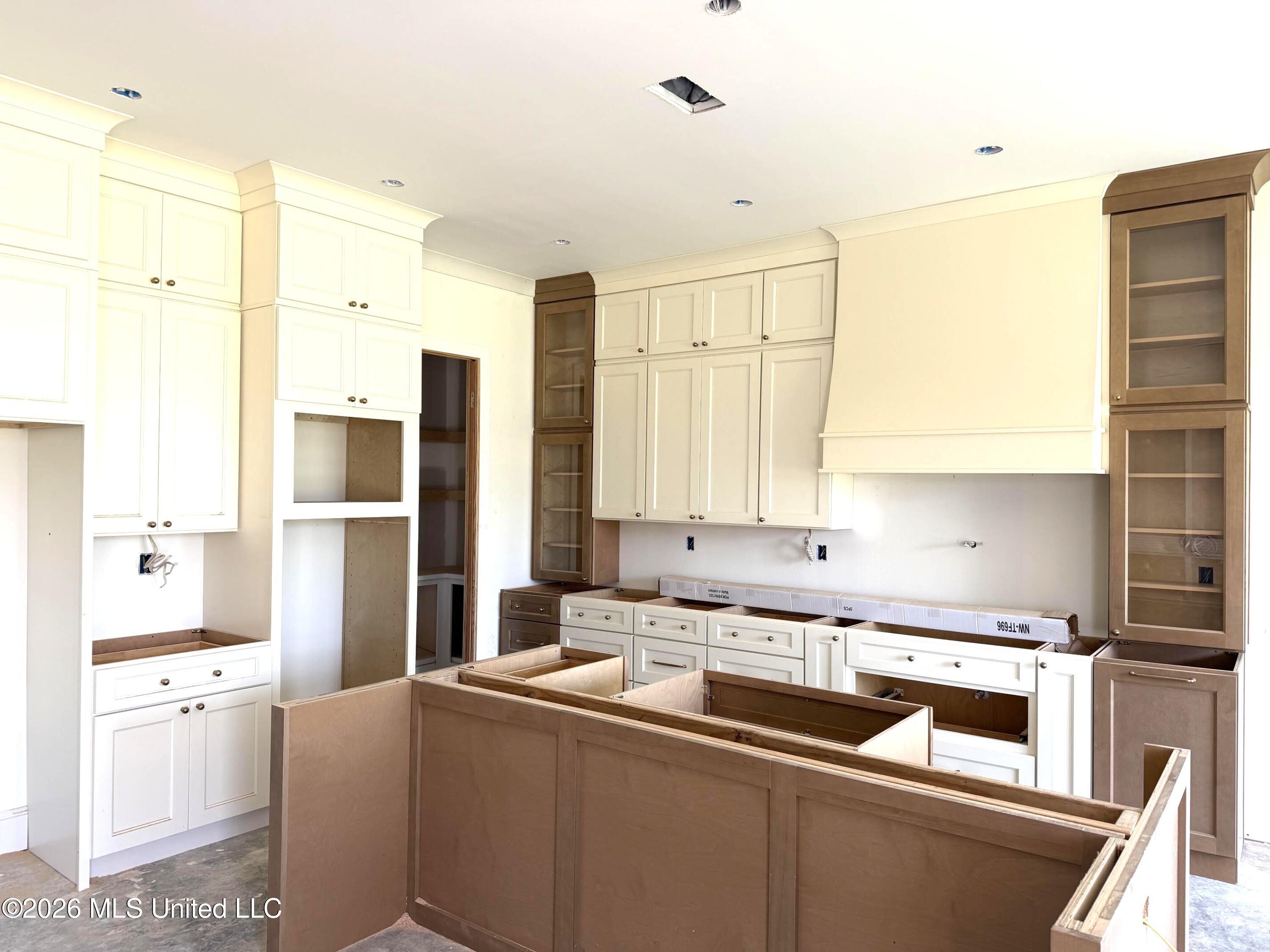 2061 Livingston Way Property Photo 6