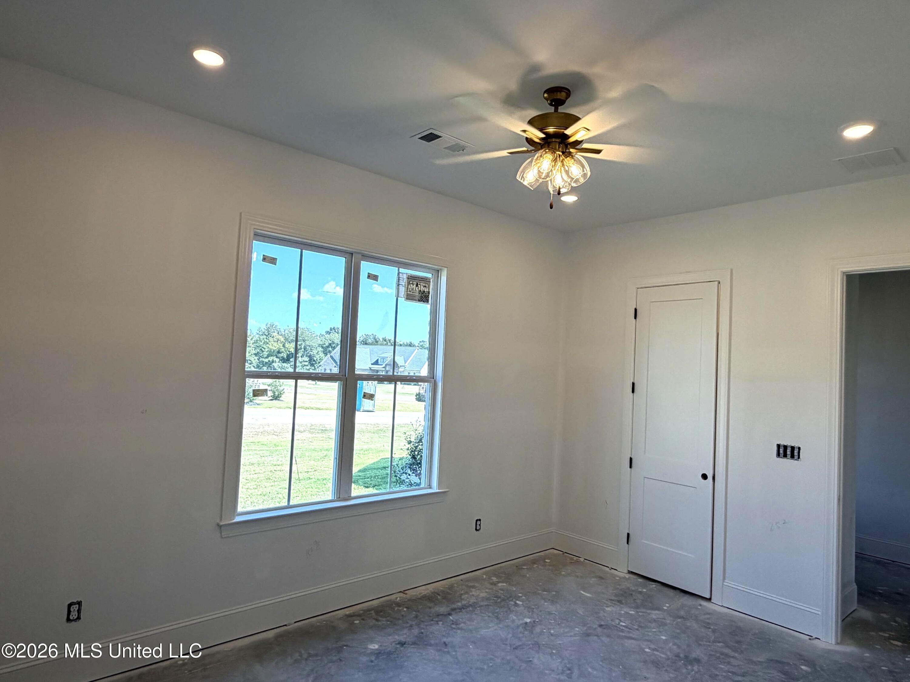 2061 Livingston Way Property Photo 10
