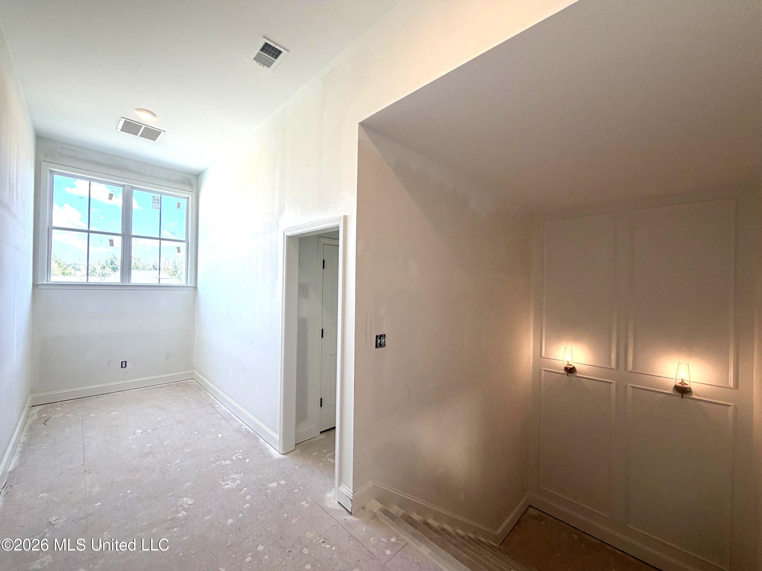 2061 Livingston Way Property Photo 15